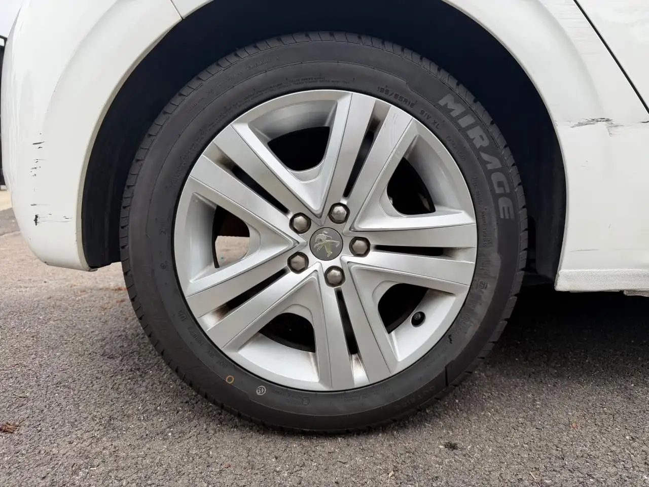 Peugeot 208 208 — photo 29