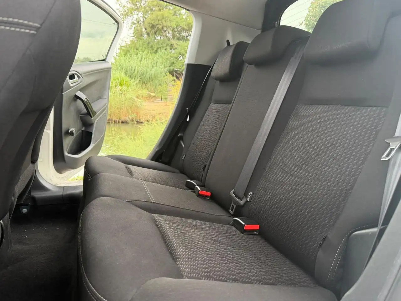 Peugeot 208 208 — photo 16