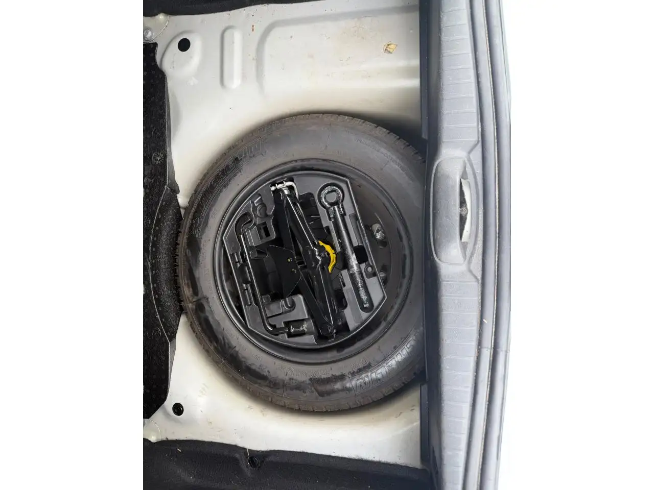 Peugeot 208 208 — photo 26
