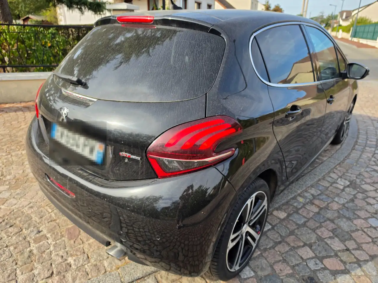 Peugeot 208 208 — photo 2