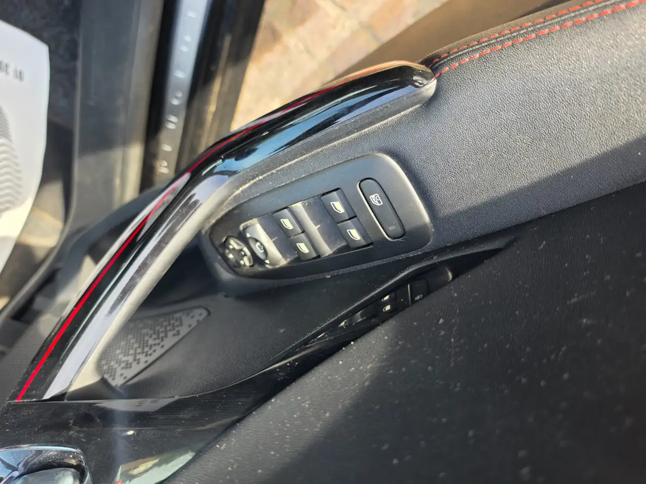 Peugeot 208 208 — photo 8
