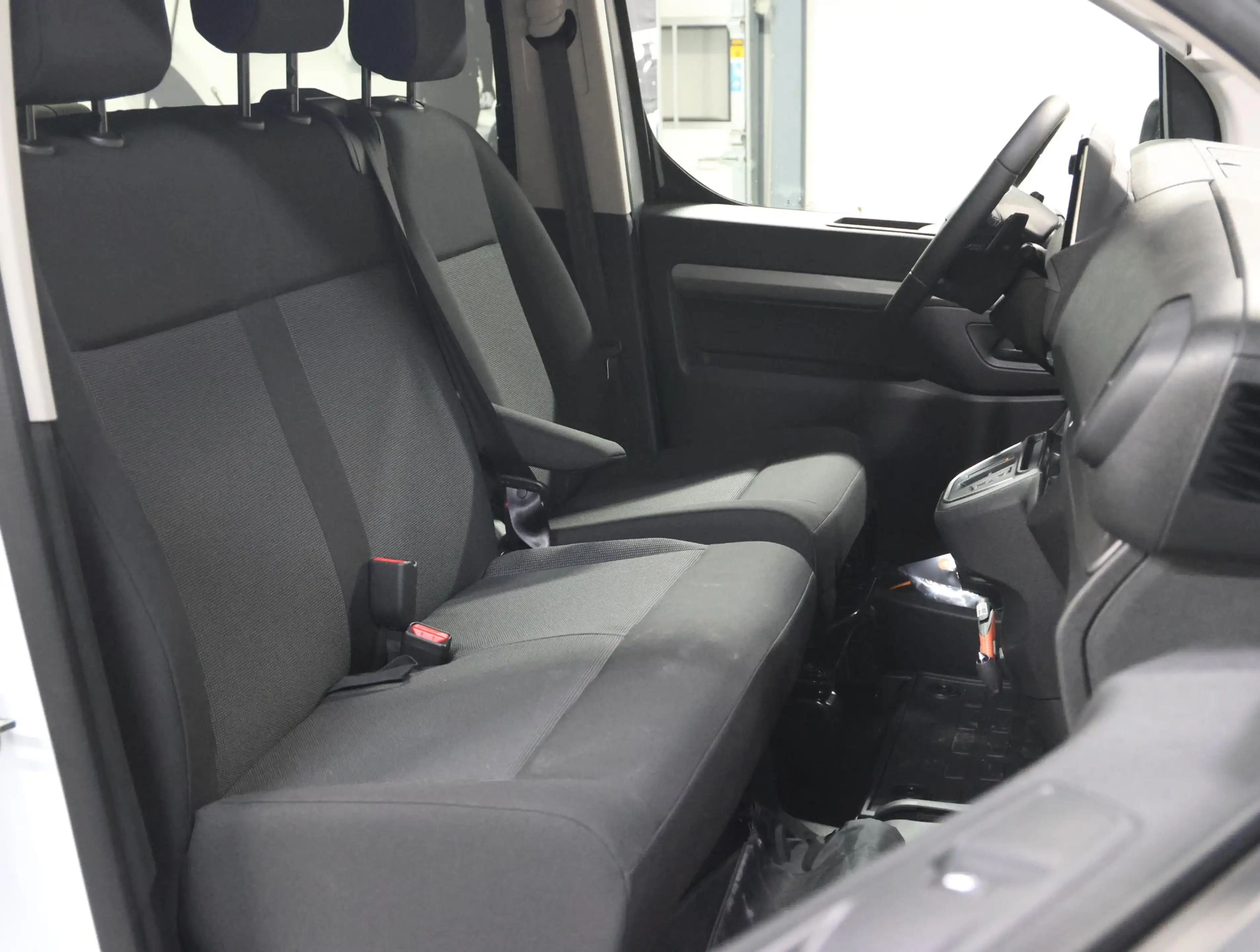 Peugeot e-Expert EV L3 DC 50 kWh Dubbelle cabine | Navigatie | stuu — photo 9