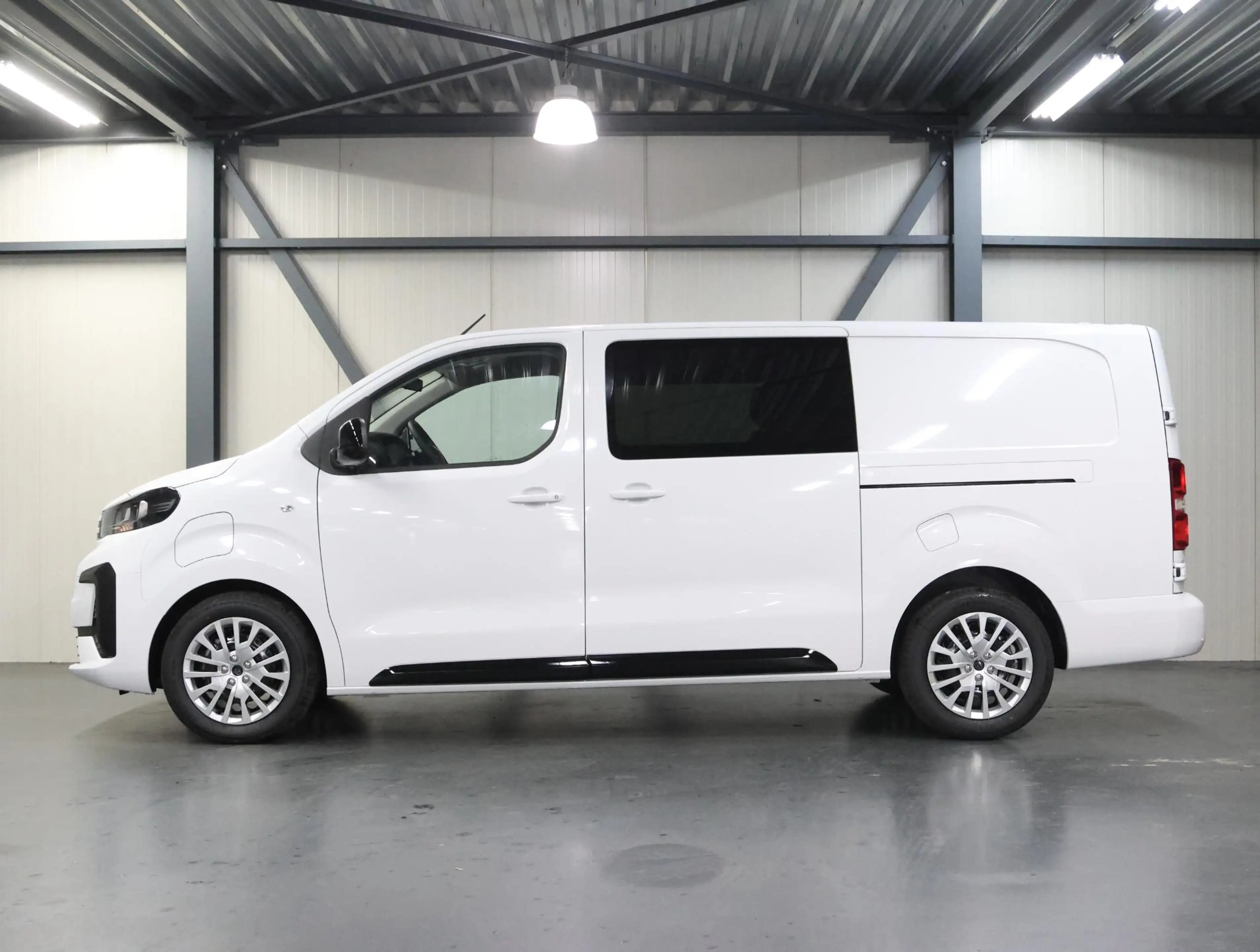 Peugeot e-Expert EV L3 DC 50 kWh Dubbelle cabine | Navigatie | stuu — photo 2