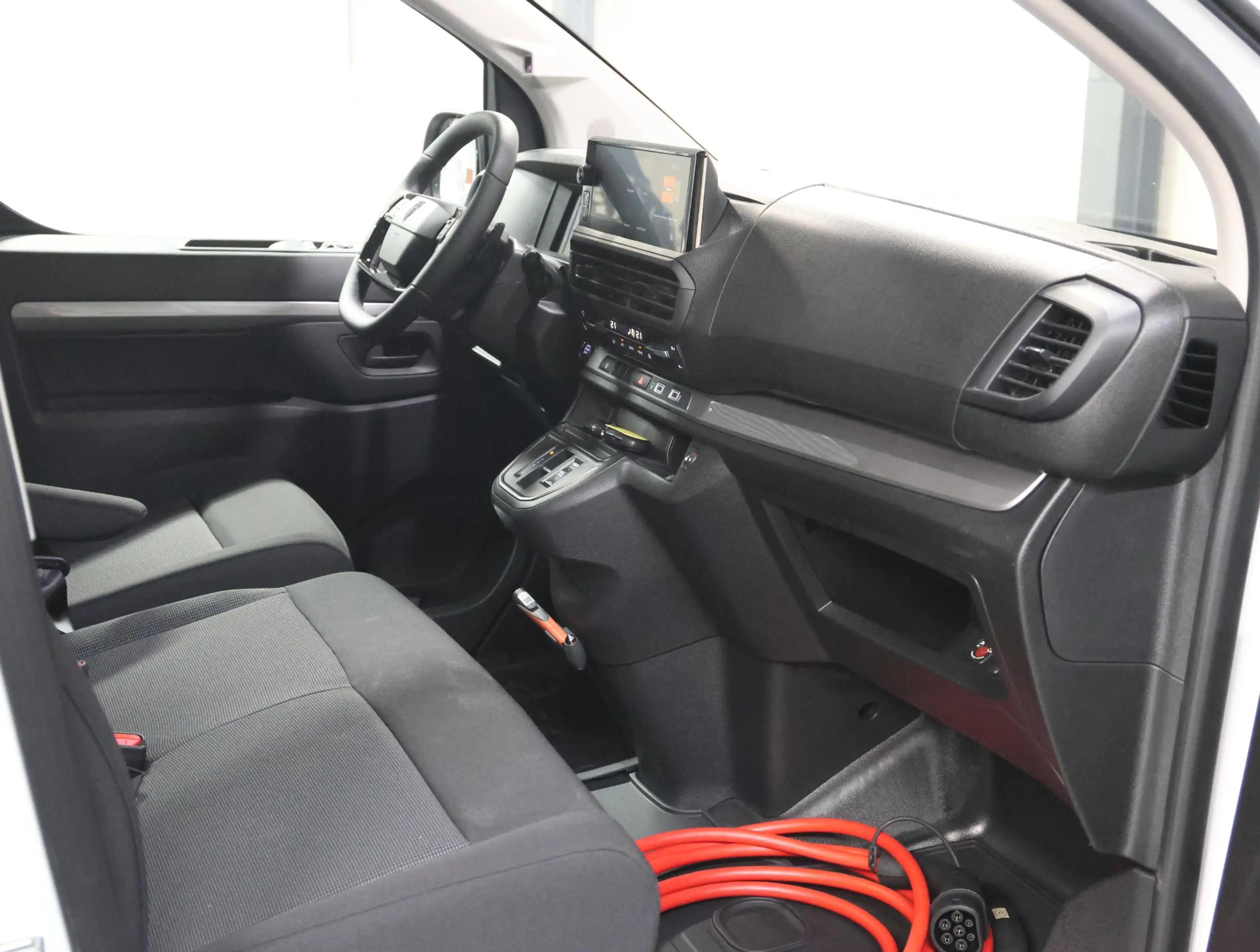 Peugeot e-Expert EV L3 DC 50 kWh Dubbelle cabine | Navigatie | stuu — photo 8