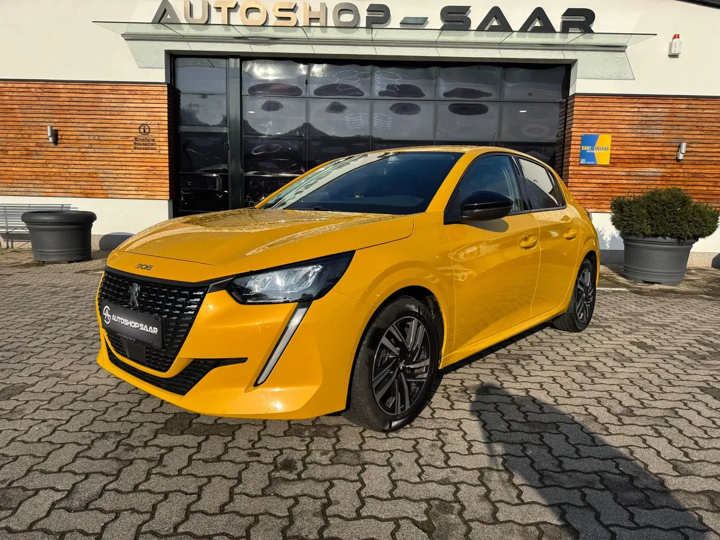 Peugeot 208 Allure Pack HDi Gelb - 2