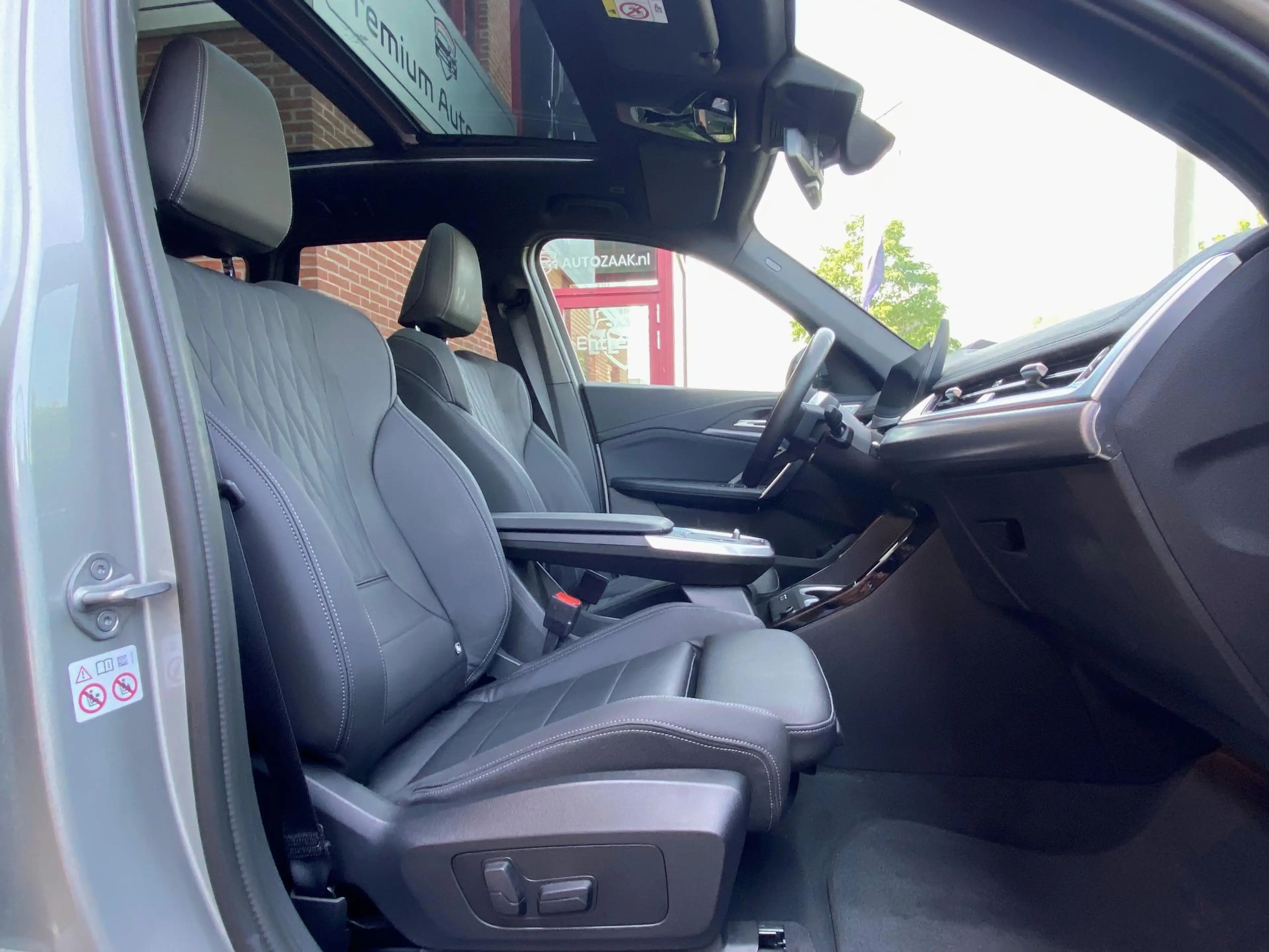 BMW iX1 xDrive30 M Sport | Innovation Pack | SOH 98% — photo 8