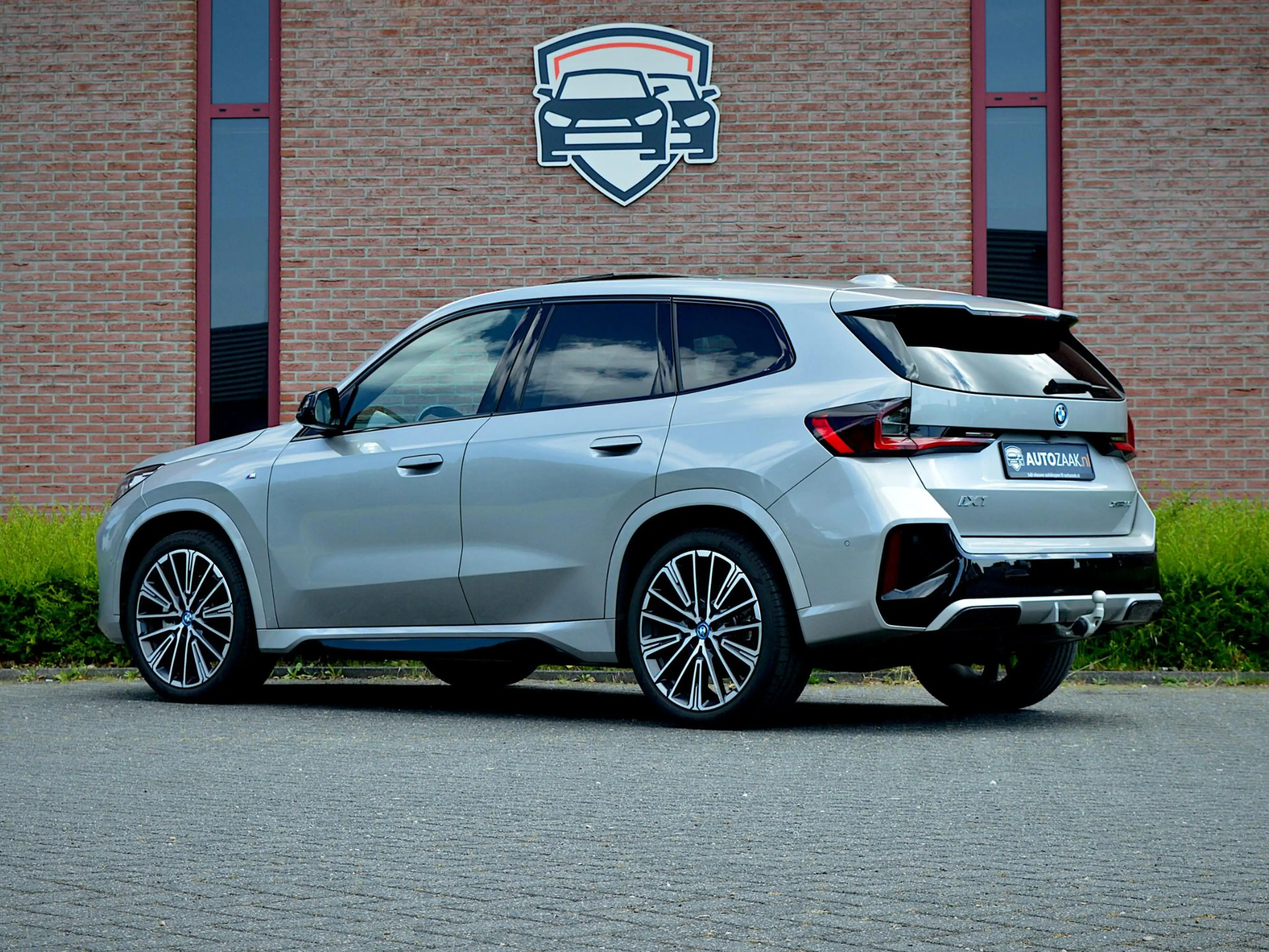 BMW iX1 xDrive30 M Sport | Innovation Pack | SOH 98% — photo 5