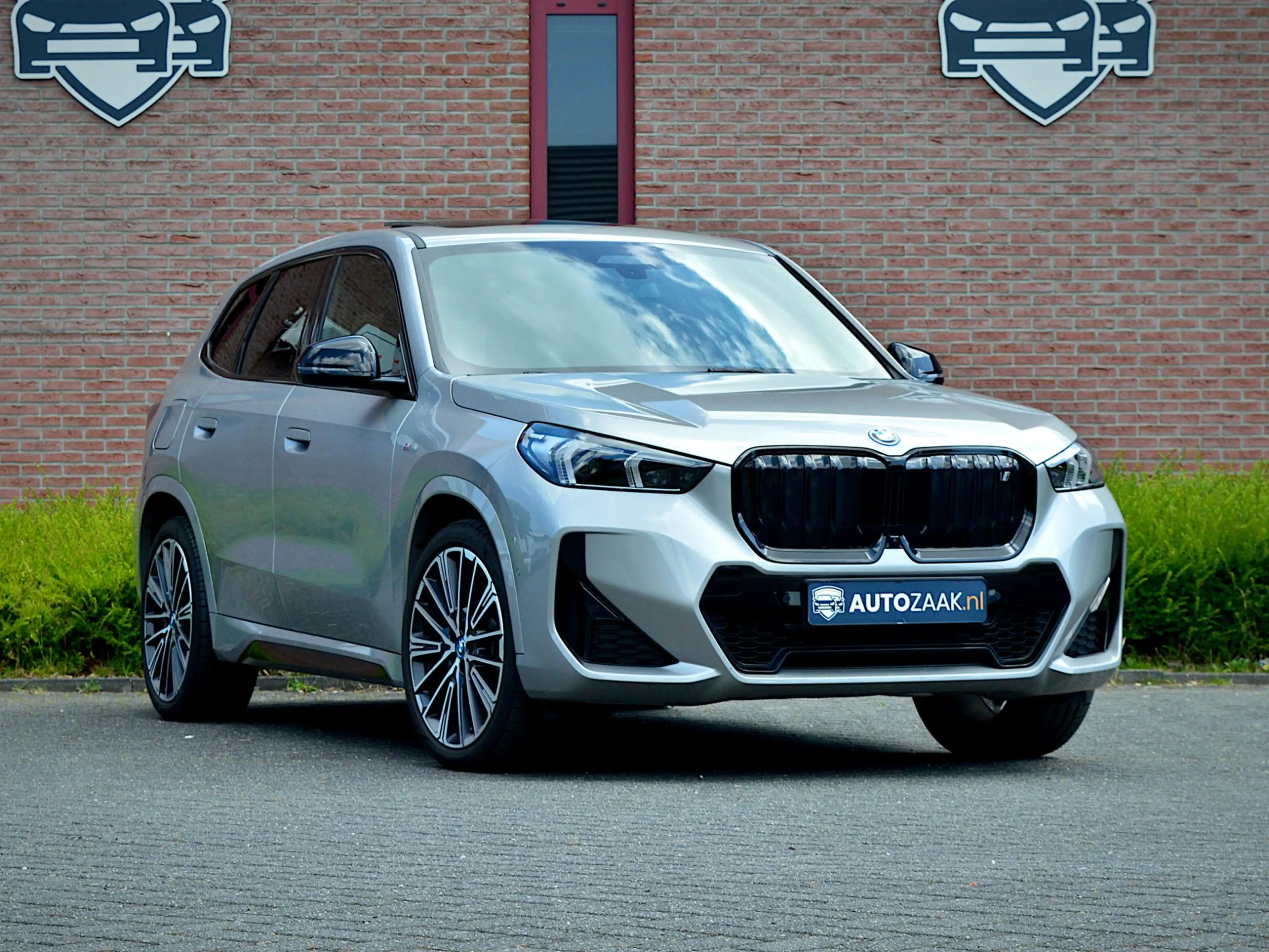 BMW iX1 xDrive30 M Sport | Innovation Pack | SOH 98% — photo 4