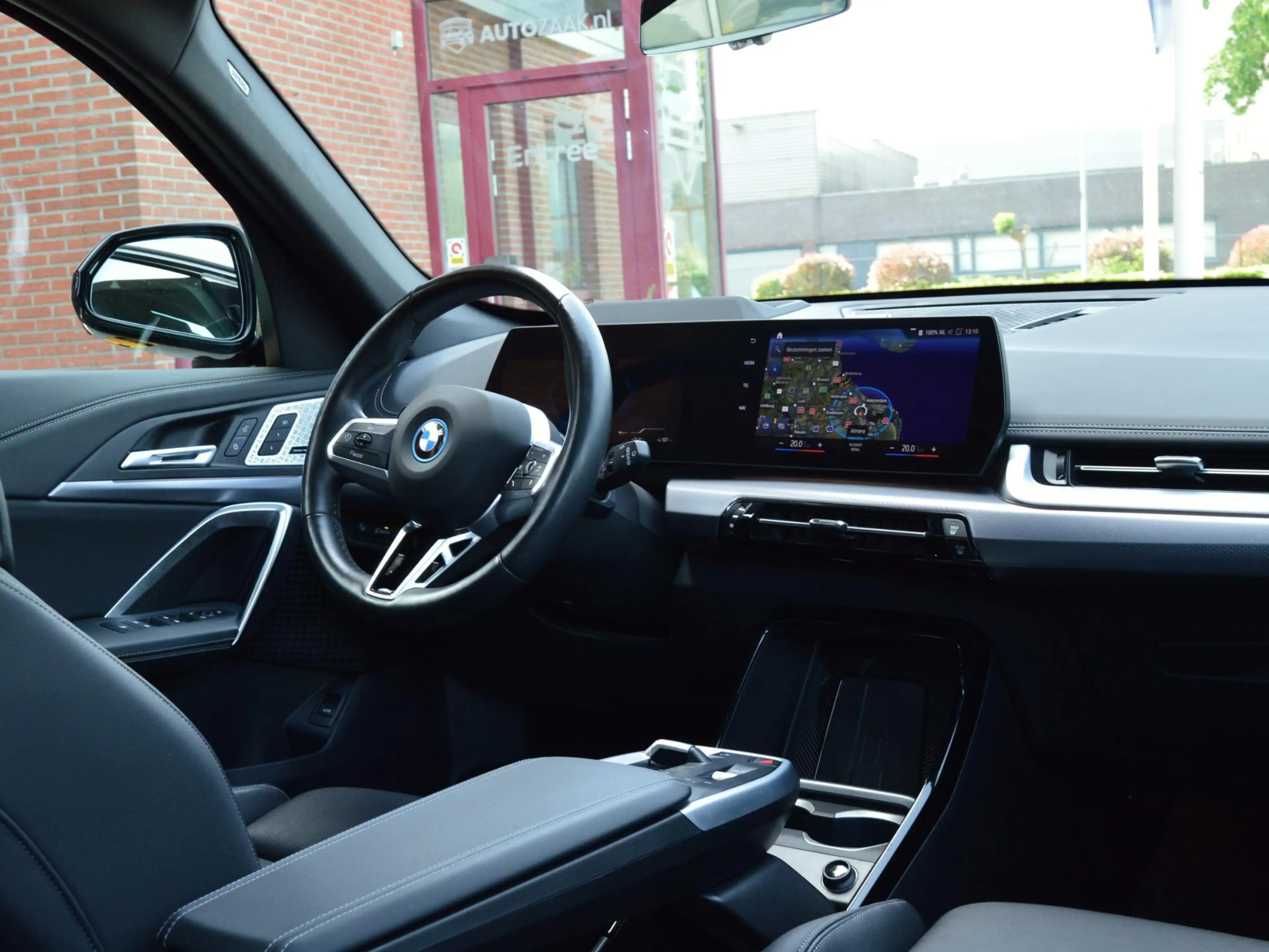 BMW iX1 xDrive30 M Sport | Innovation Pack | SOH 98% — photo 7