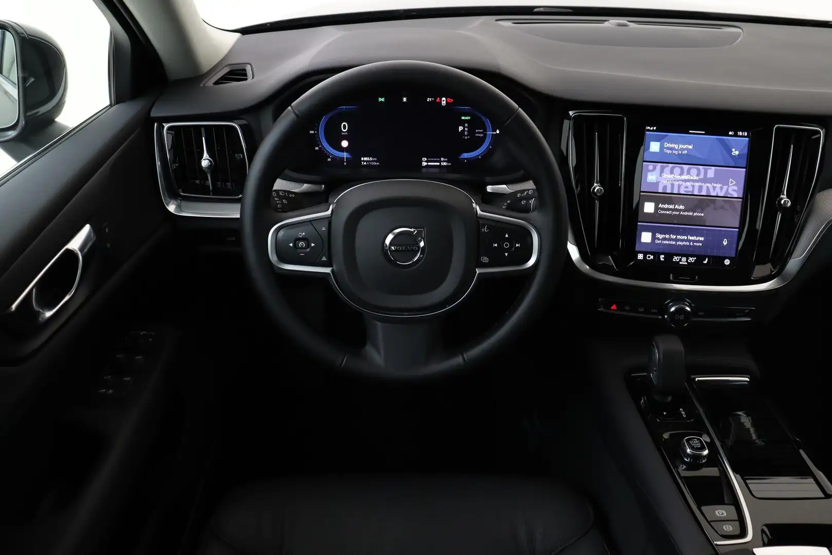 Volvo V60 T6 PLUG-IN HYBRID AWD ESSENTIAL BRIGHT -LEDER|CLIM Noir - 2