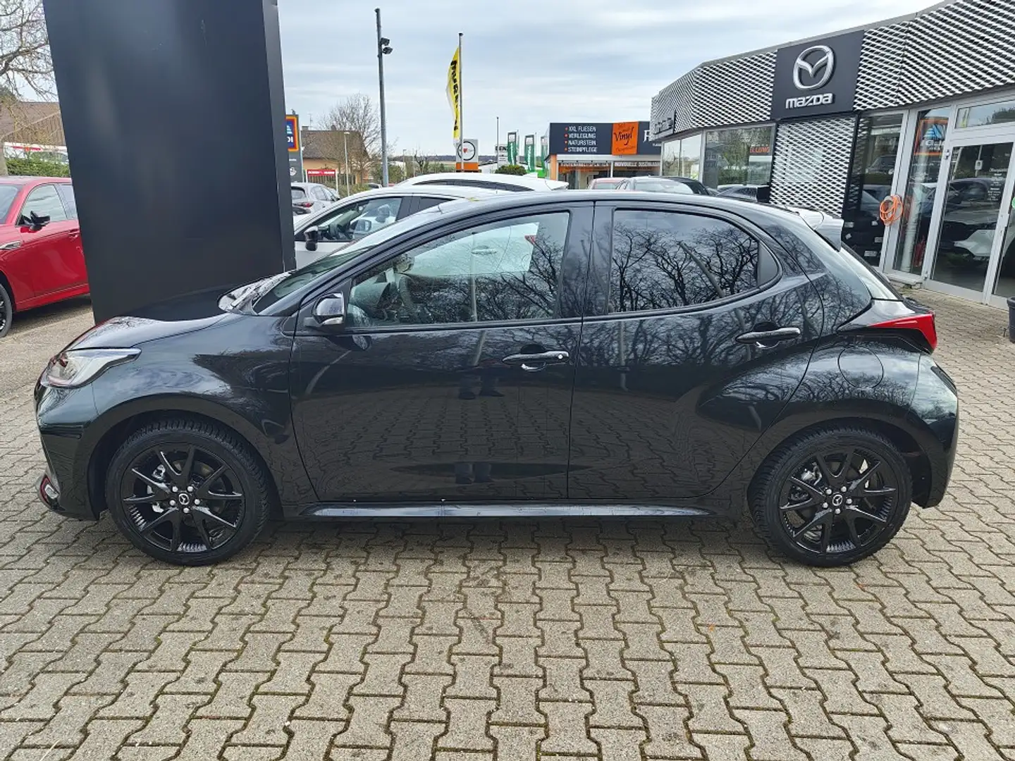 Mazda 2 Hybrid 1.5L Hybrid VVT-i CVT FWD Homura Schwarz - 2