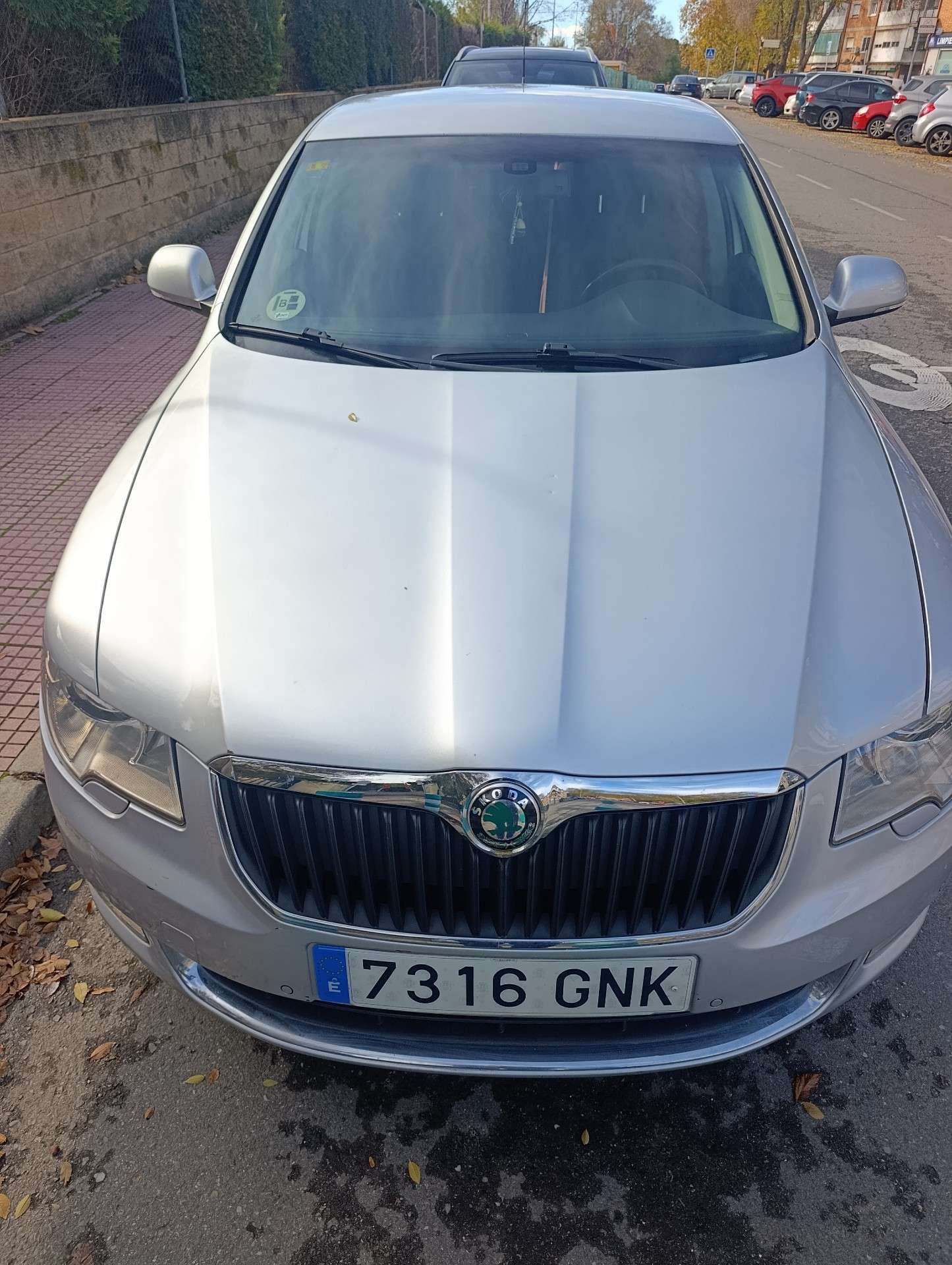 Skoda Superb 2.0TDI Comfort - foto 1