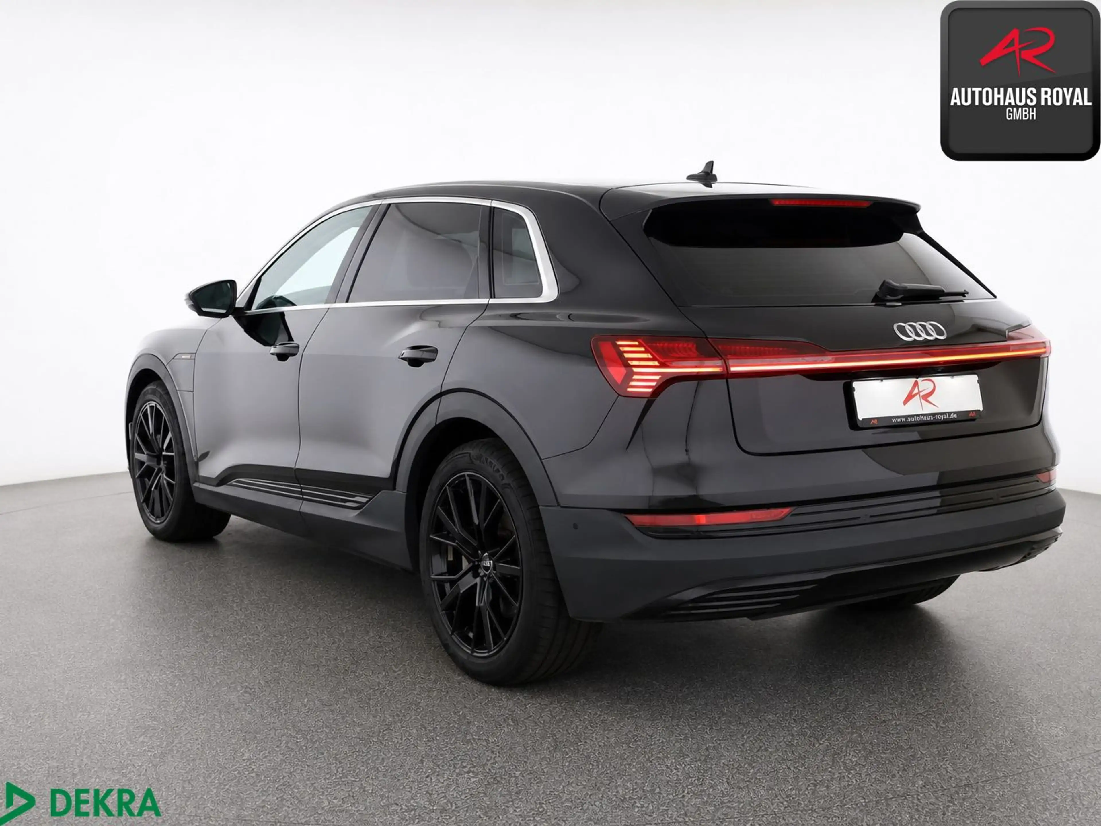 Audi e-tron 55 qu S LINE 21Z HUD,360GRAD,LUFT,MEMORY — photo 3
