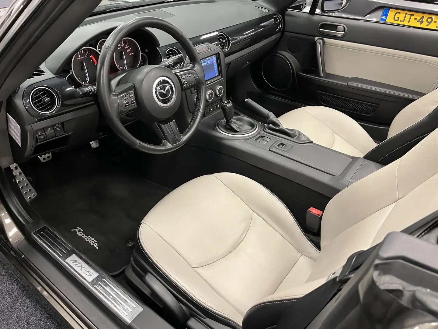 Mazda MX-5 NC Roadster Coupe 1.8i Silver Edition Airco Leder Brun - 2