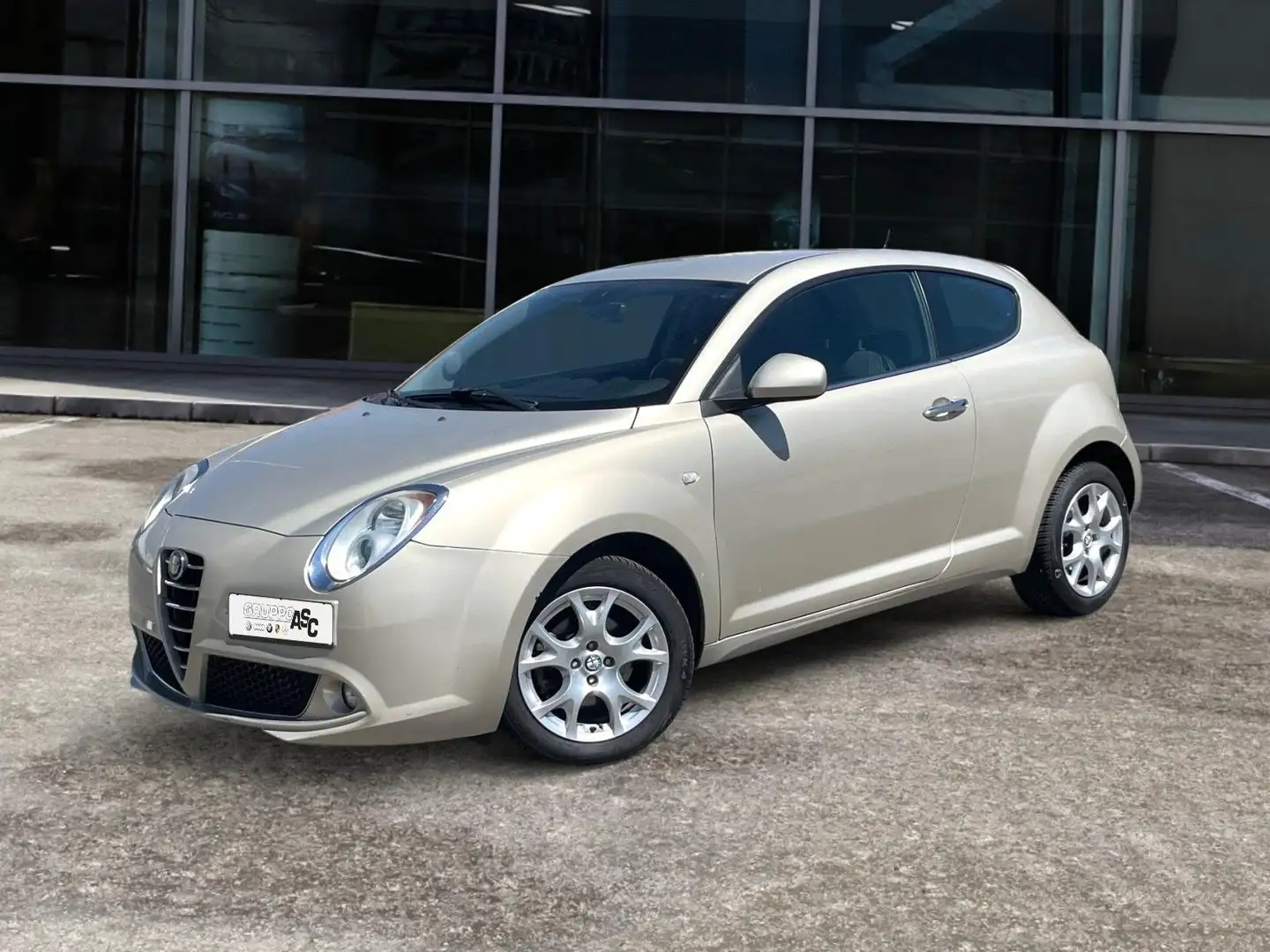 Alfa Romeo MiTo 1.6 jtdm 120 CV  Distinctive premium OK NEOPATENT Beige - 1