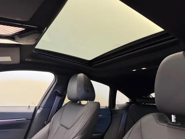 BMW 4 Series view 14