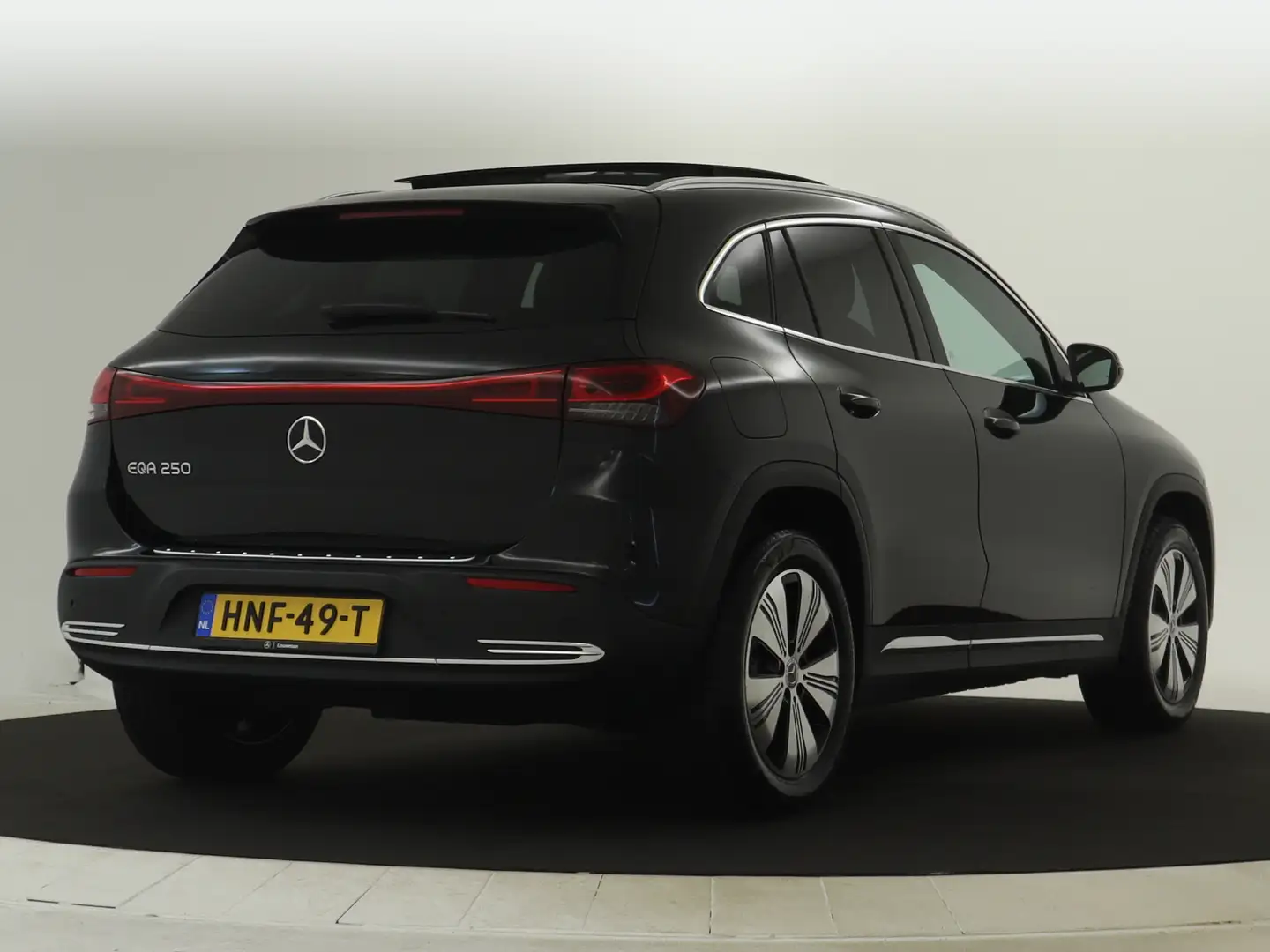 Mercedes-Benz EQA 250 Progressive 67 kWh | Panoramadak | Stoelverwarming Nero - 2
