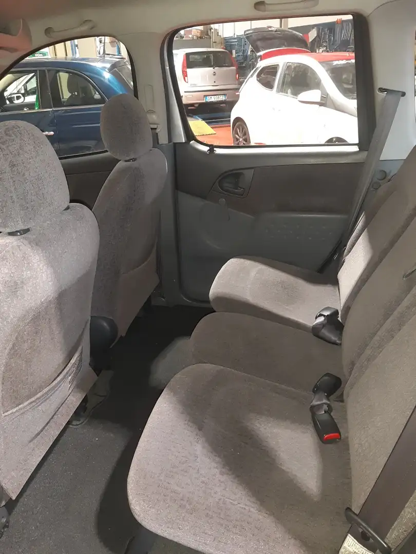 Toyota Yaris Verso 1.3 Sol - 2