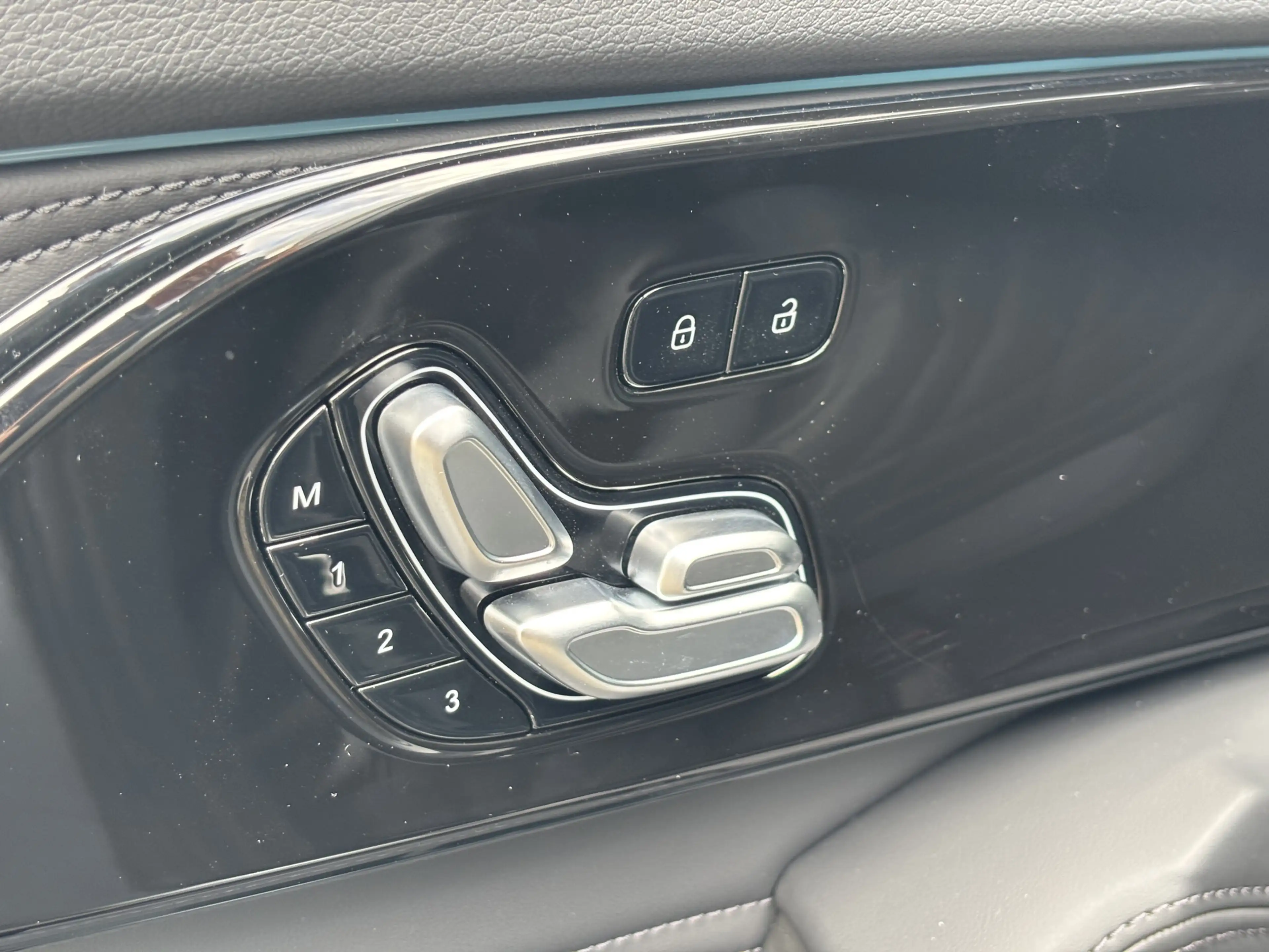 Omoda 9 Premium Black Pack Plug-In Hybride Automaat met 11 — photo 13