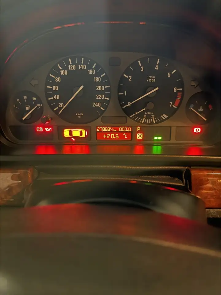 BMW 528i, foto 10