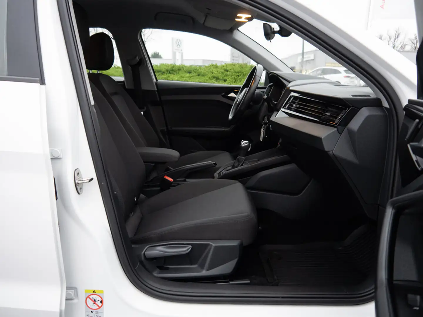 Audi A1 Sportback 30 TFSI KLIMA PDC SHZ LED Blanc - 2