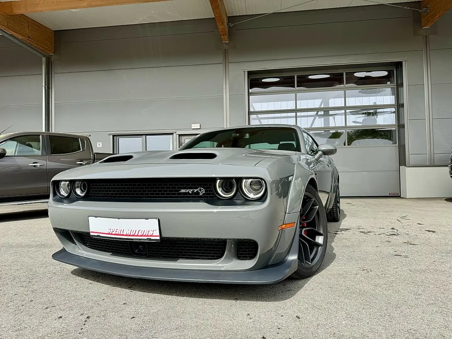 Dodge Challenger SRT Hellcat Widebody 6,2 V8 Grau - 1