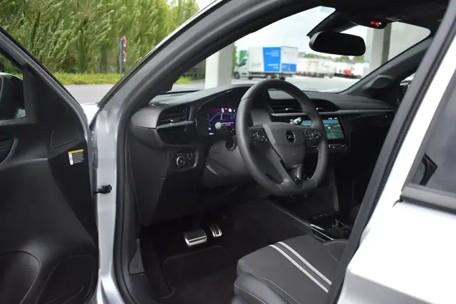 Opel Corsa view 11