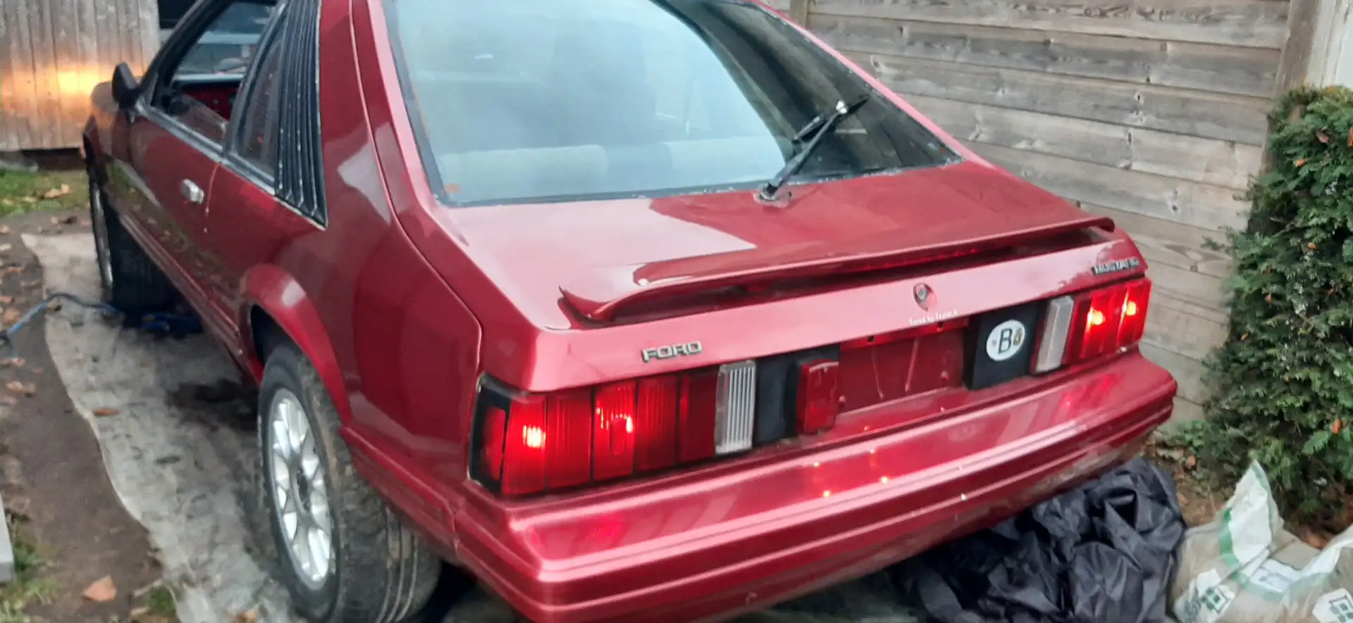 Ford Mustang 2.3 Ghia Rood - 2