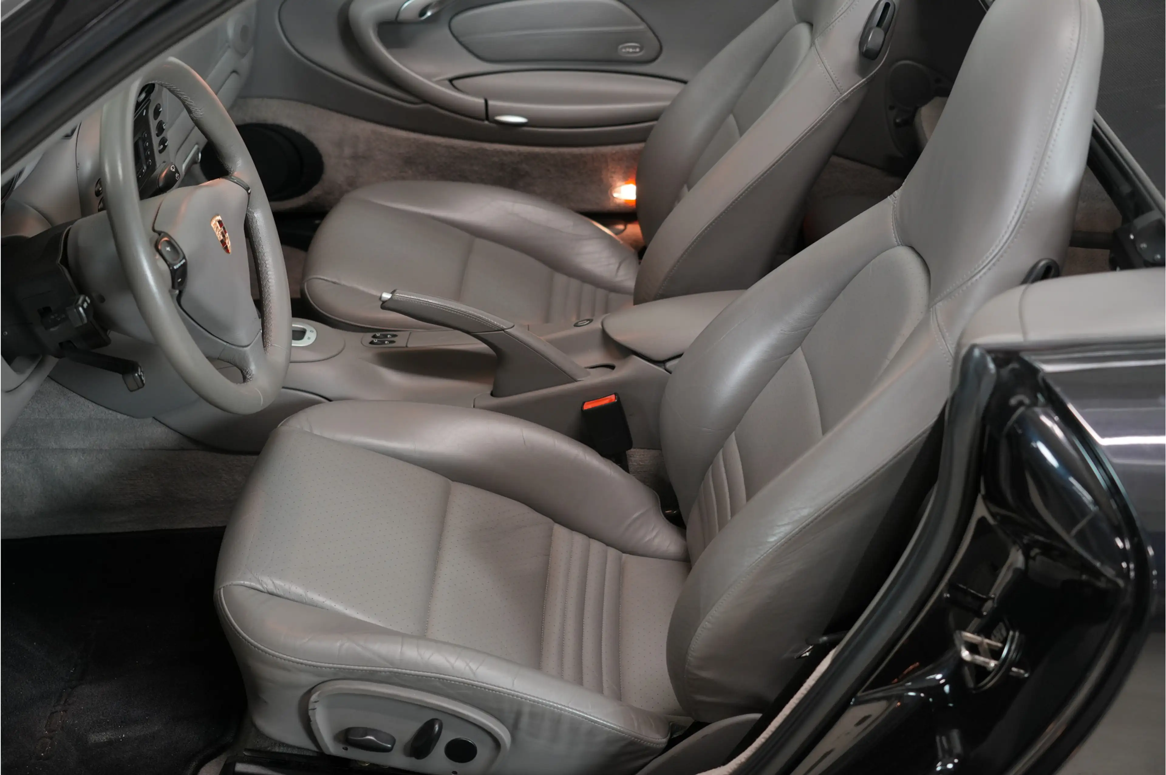 Porsche 992 996 CARRERA 2 Cabriolet M1061 — photo 2