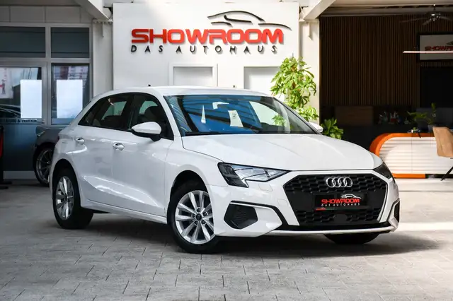 Audi A3 view 4