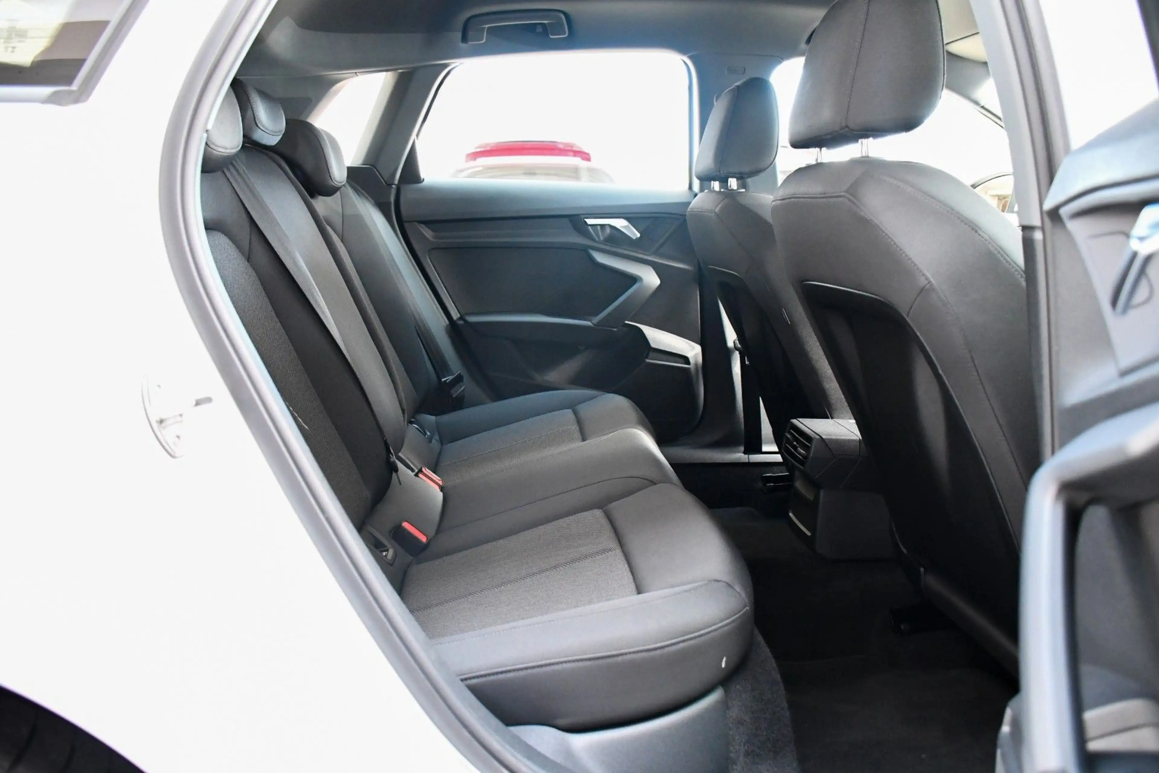 Audi A3 Sportback 30 TFSI basis Kam Navi Autom 1.Hand — photo 14