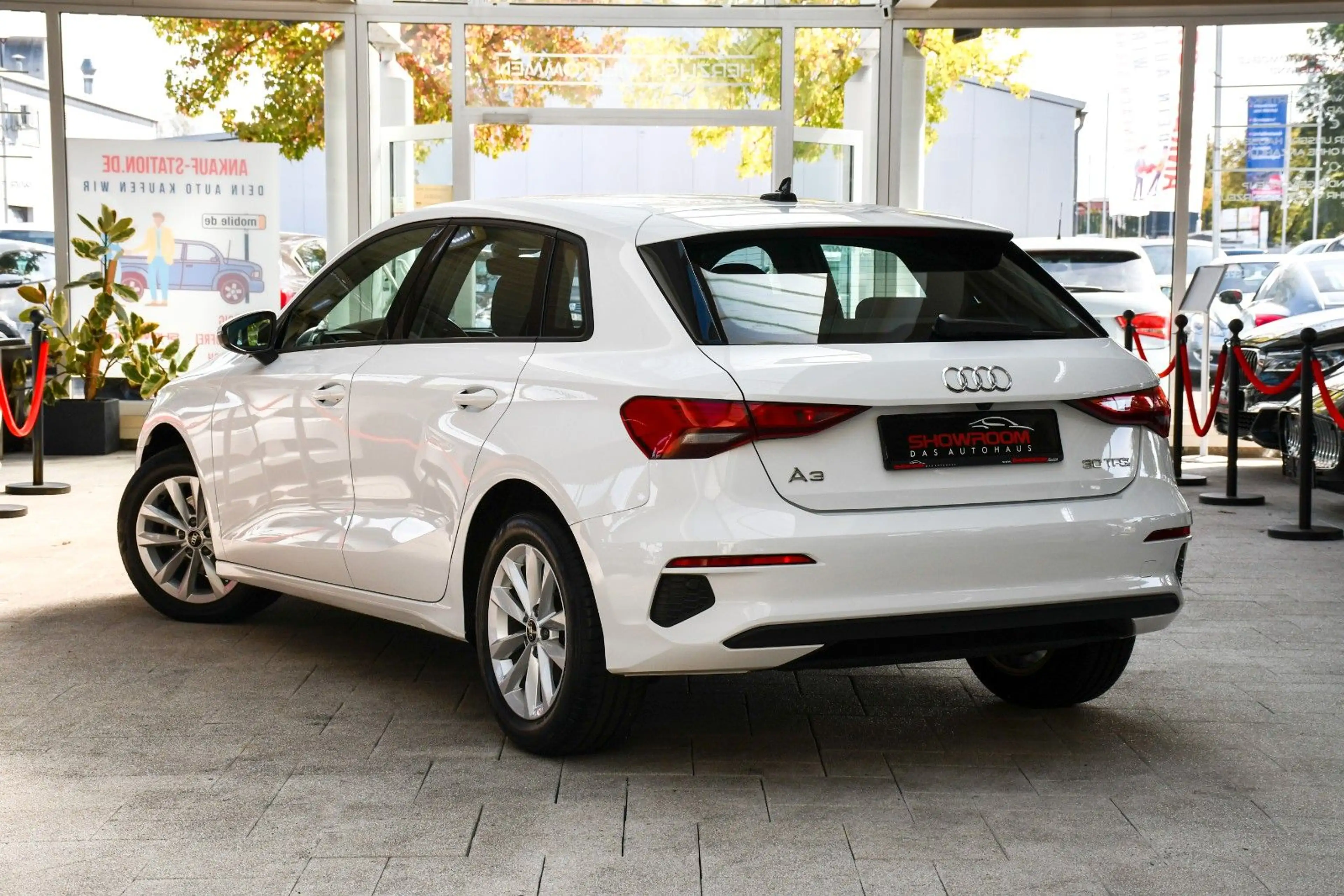 Audi A3 Sportback 30 TFSI basis Kam Navi Autom 1.Hand — photo 3