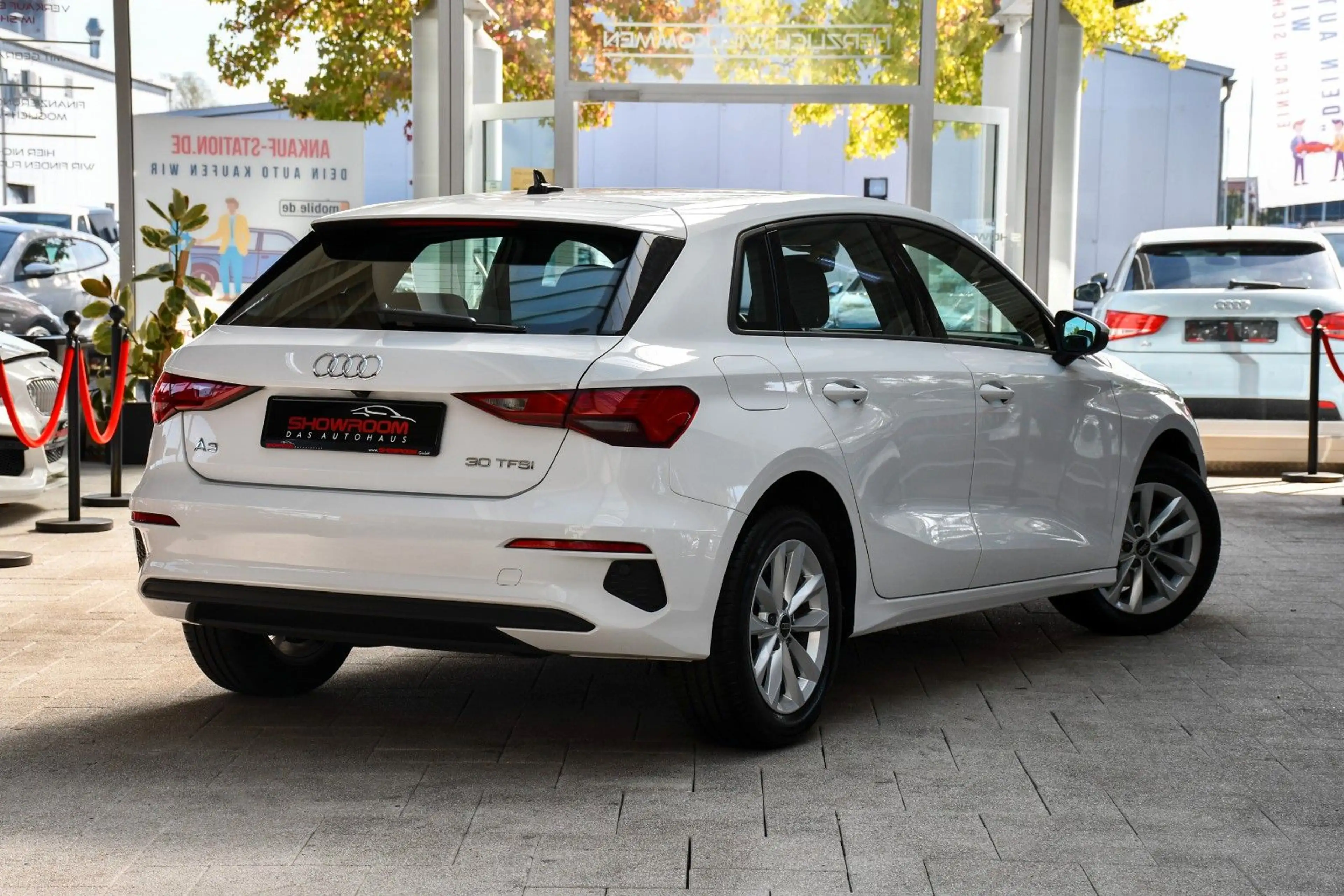Audi A3 Sportback 30 TFSI basis Kam Navi Autom 1.Hand — photo 2