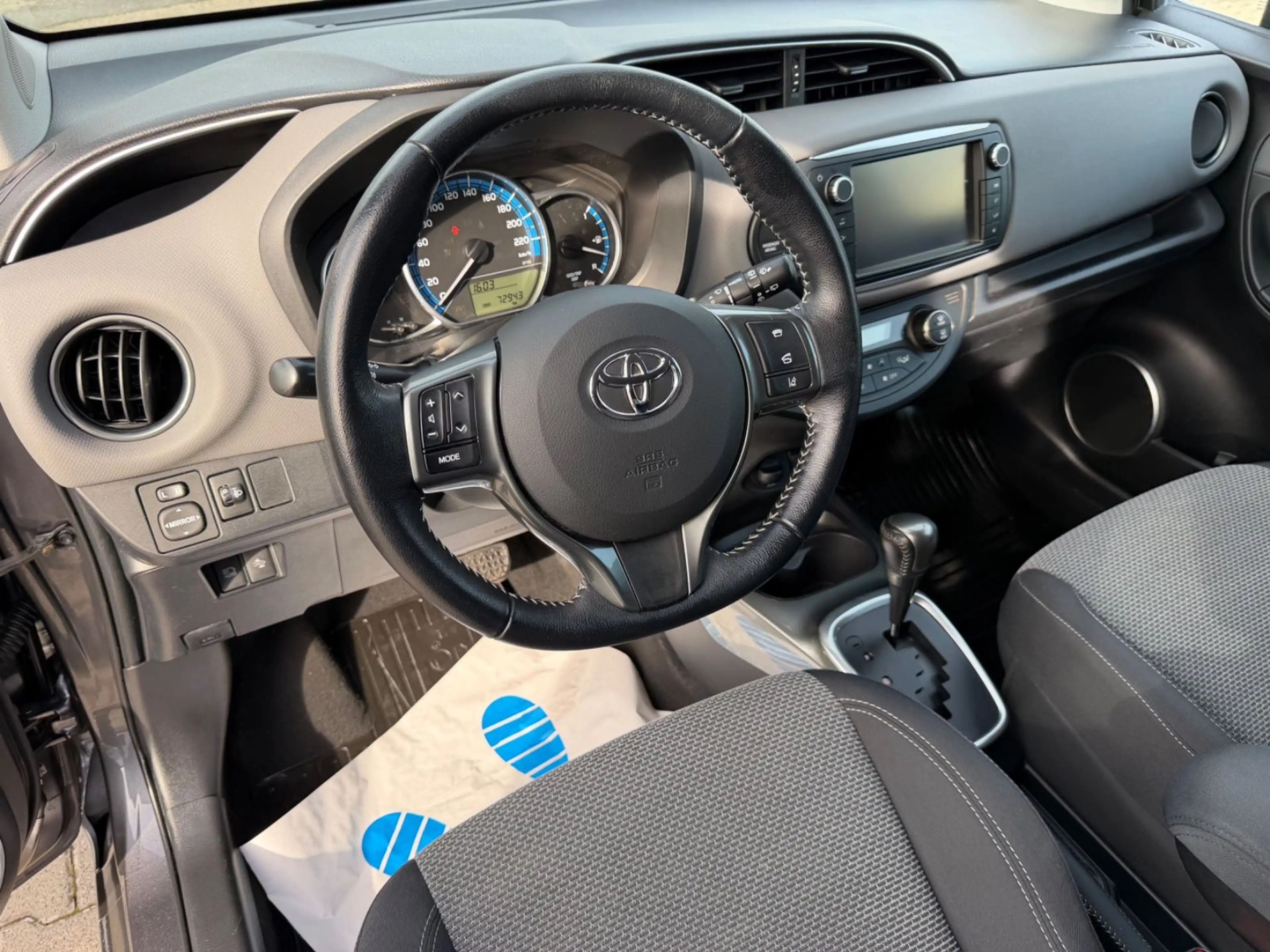 Toyota Yaris Edition-S Hybrid |AUTOMATIK|KAMERA| — photo 13