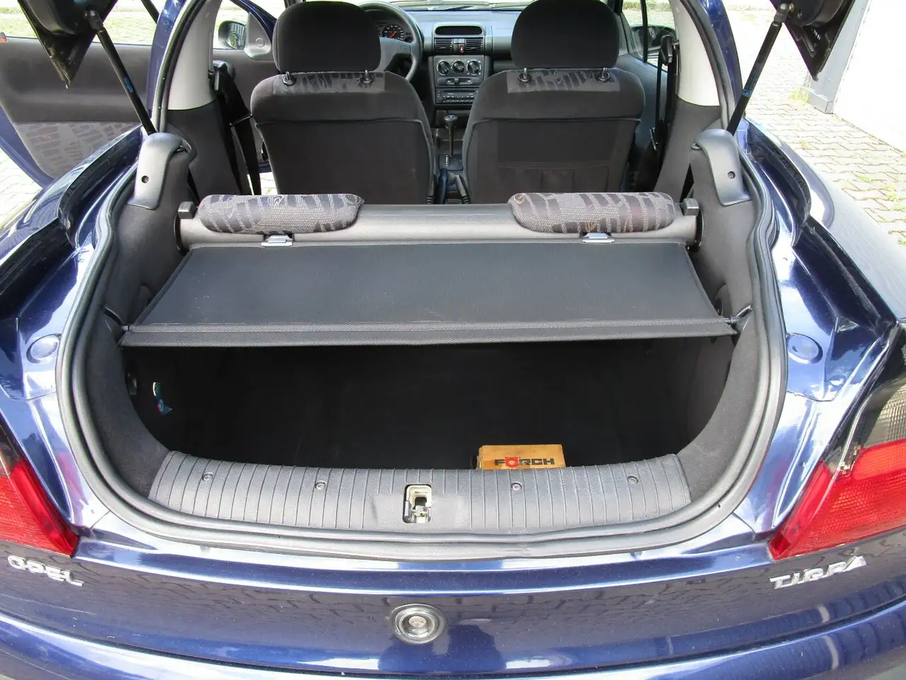 Opel Tigra 1.4 16V Automatik mit nur 41.900 Kilometer, foto 12
