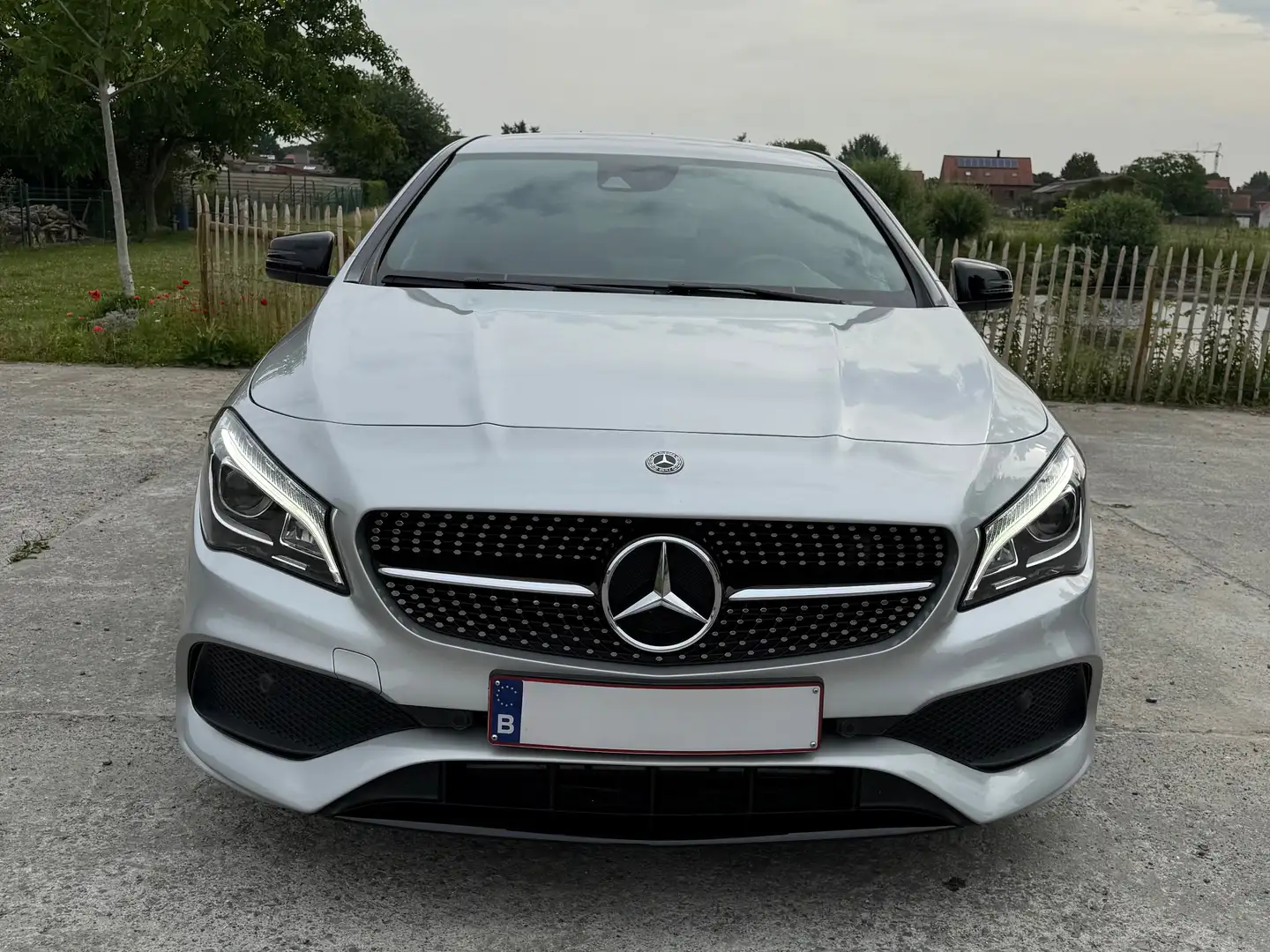 Mercedes-Benz CLA 200 CLA 200 7G-DCT AMG Line Zilver - 2