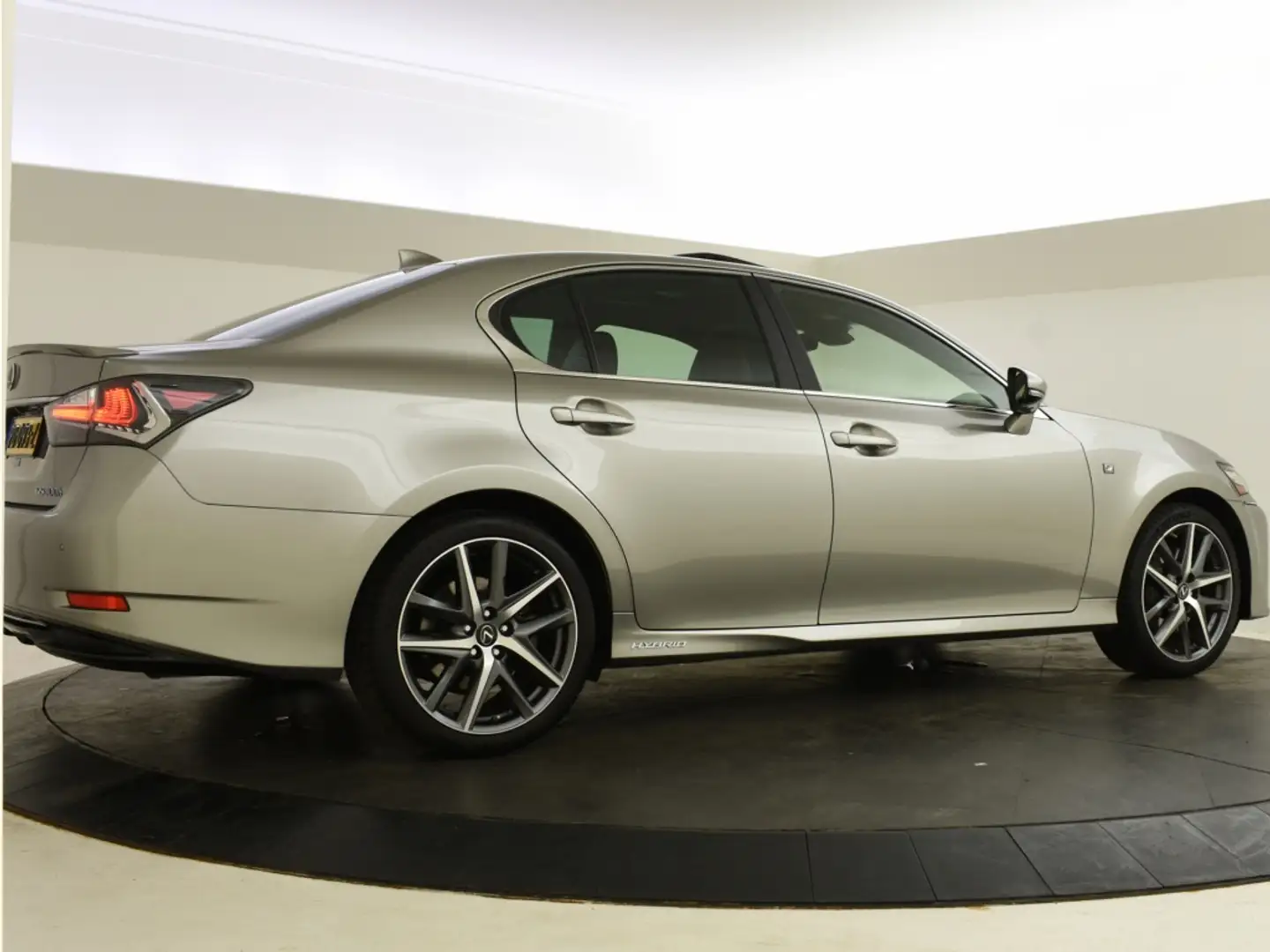 Lexus GS 300 300h F Sport Line | NL auto | Mark Levinson | Pano Grau - 2