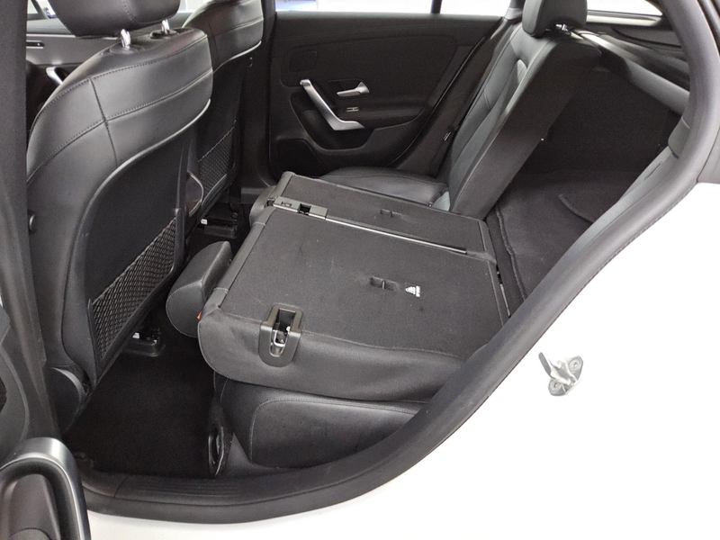Mercedes-Benz CLA 180 SB d Progressive Navi LED SHZ — photo 13
