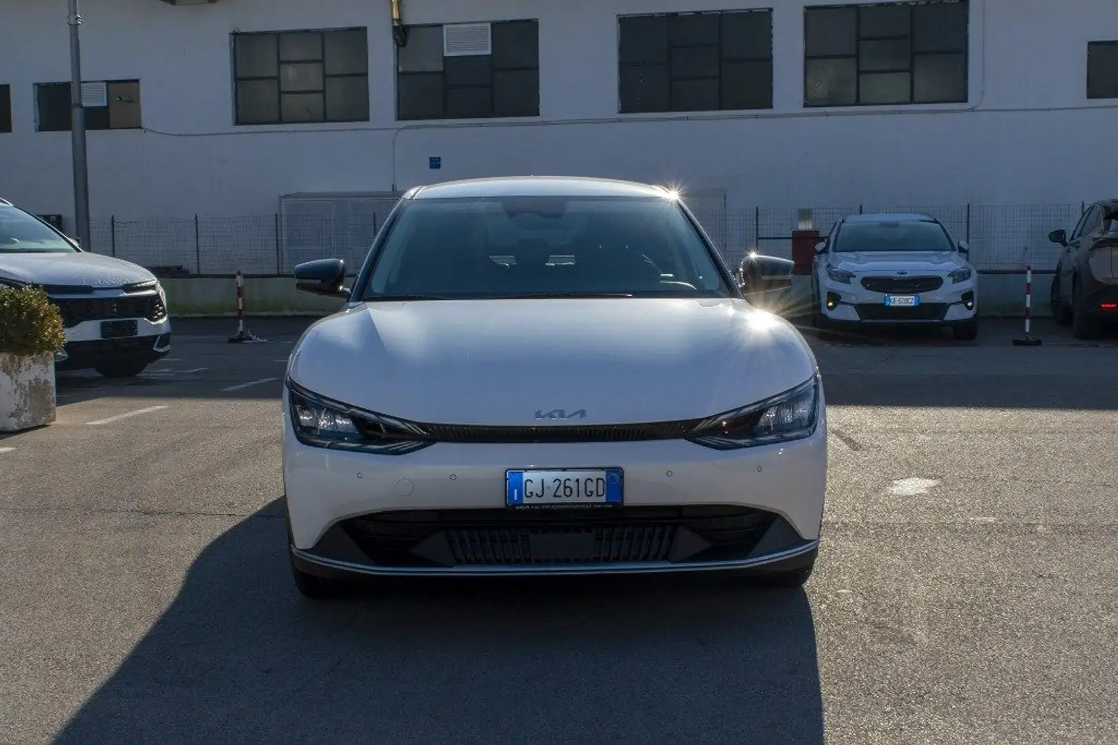 Kia EV6 77,4 kWh RWD Air aziendale Blanco - 2