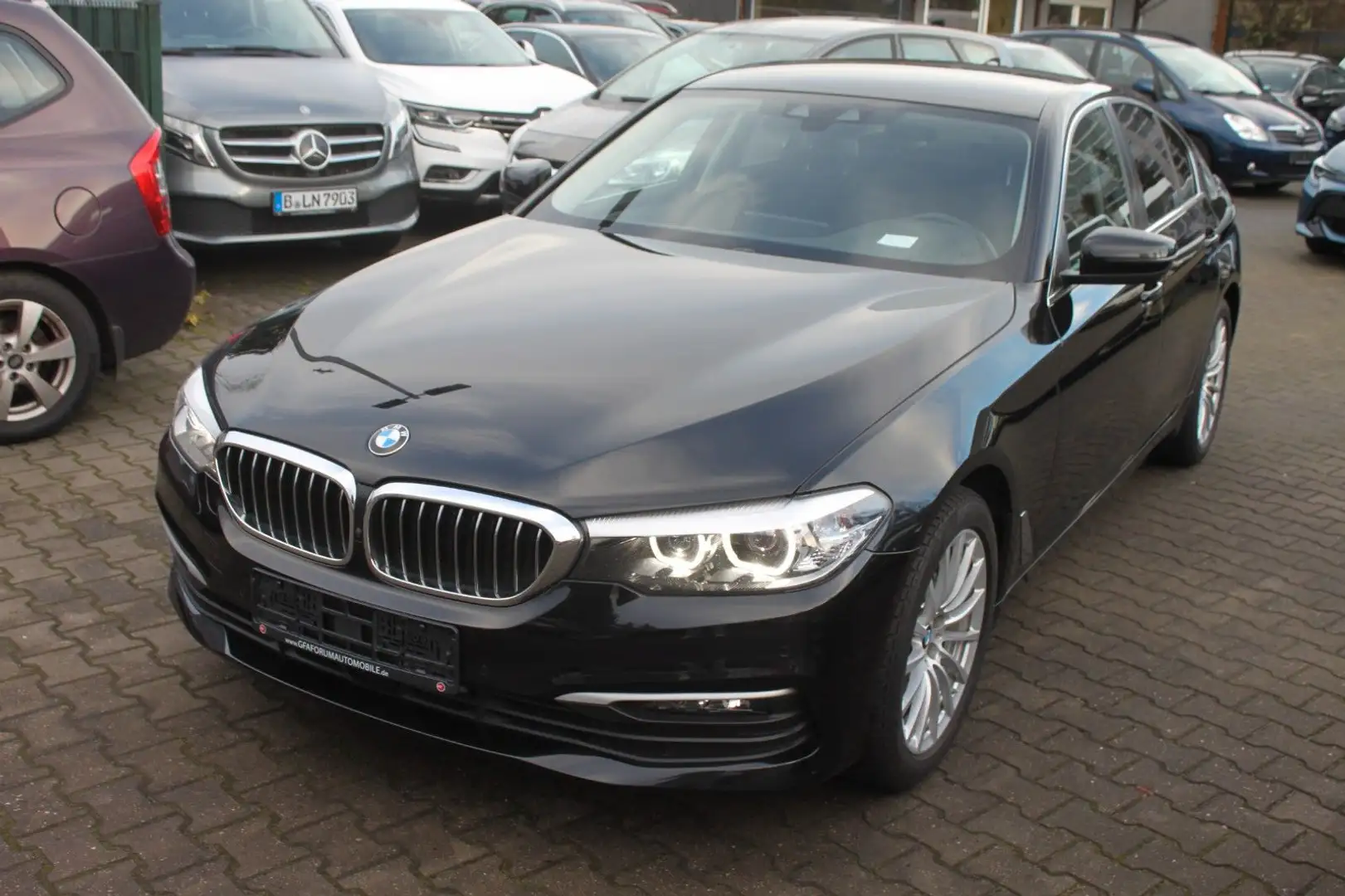 BMW 520 5 Limousine 520 d Noir - 1