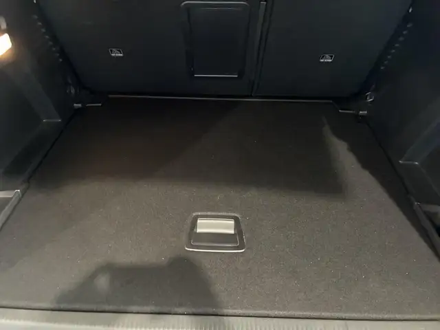 Peugeot 3008 view 9