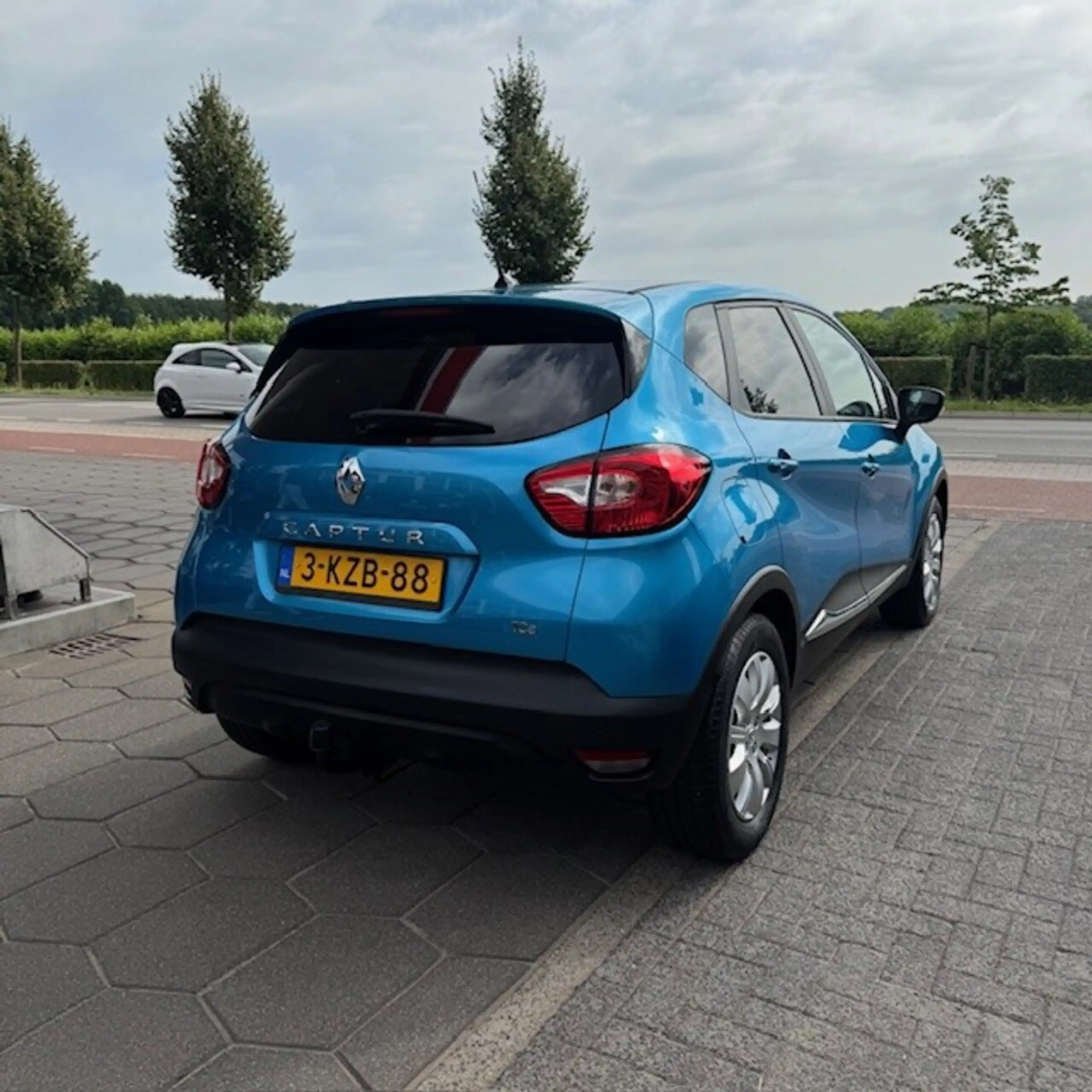 Renault Captur 1.2 TCe Expression — photo 4