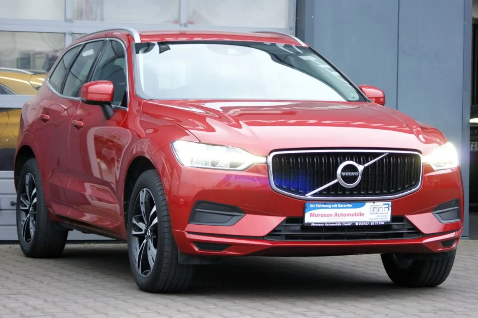 Volvo XC60 D4 Geartronic Momentum Pro Rood - 2