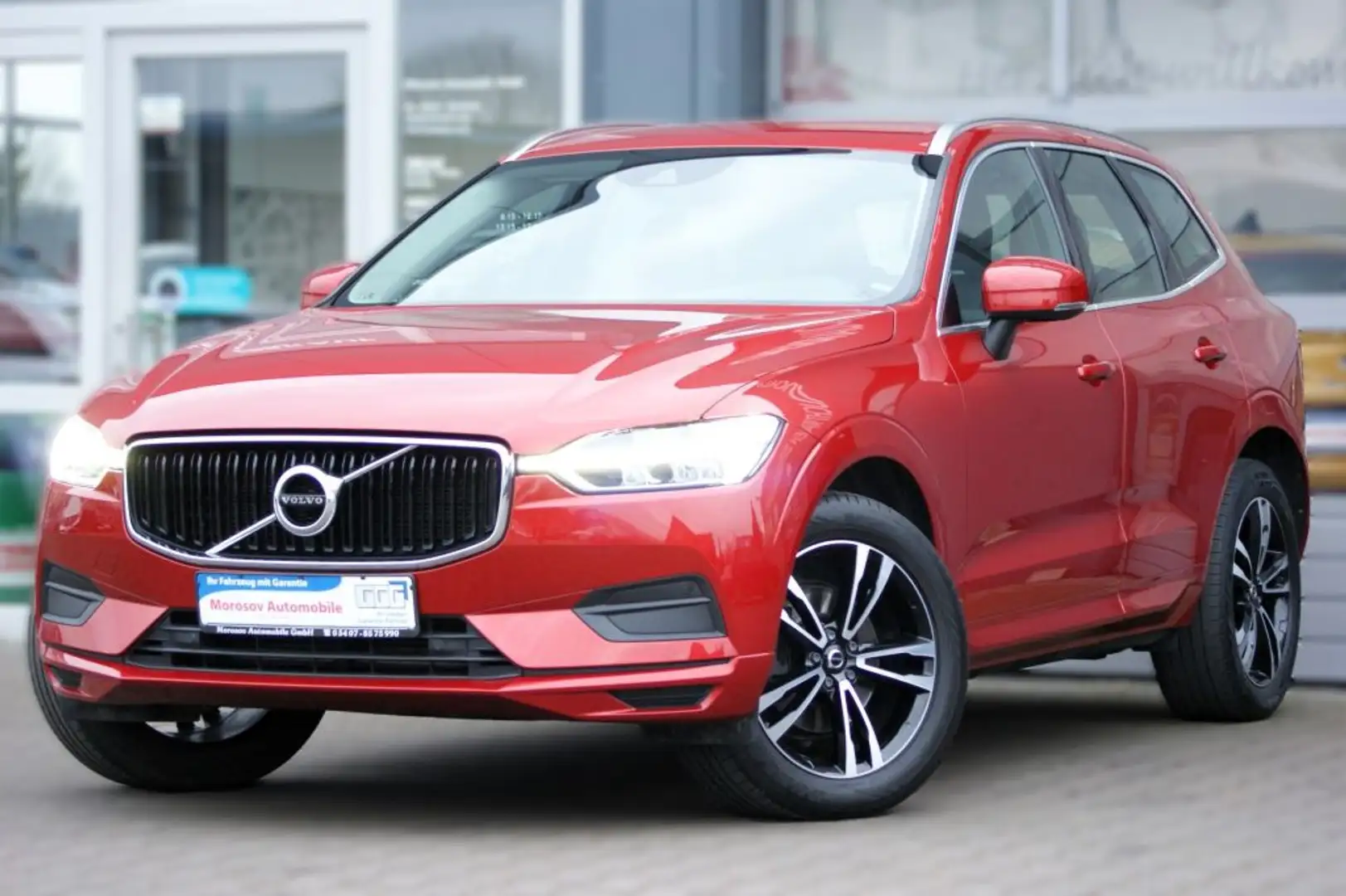 Volvo XC60 D4 Geartronic Momentum Pro Rood - 1