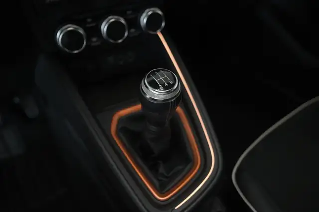 Renault Clio view 9