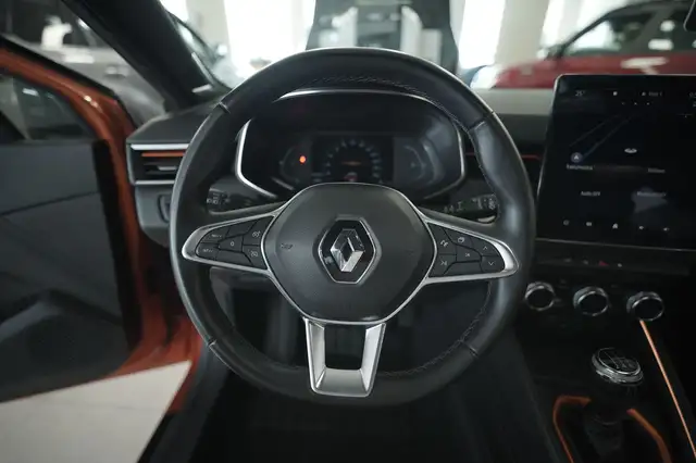 Renault Clio view 8
