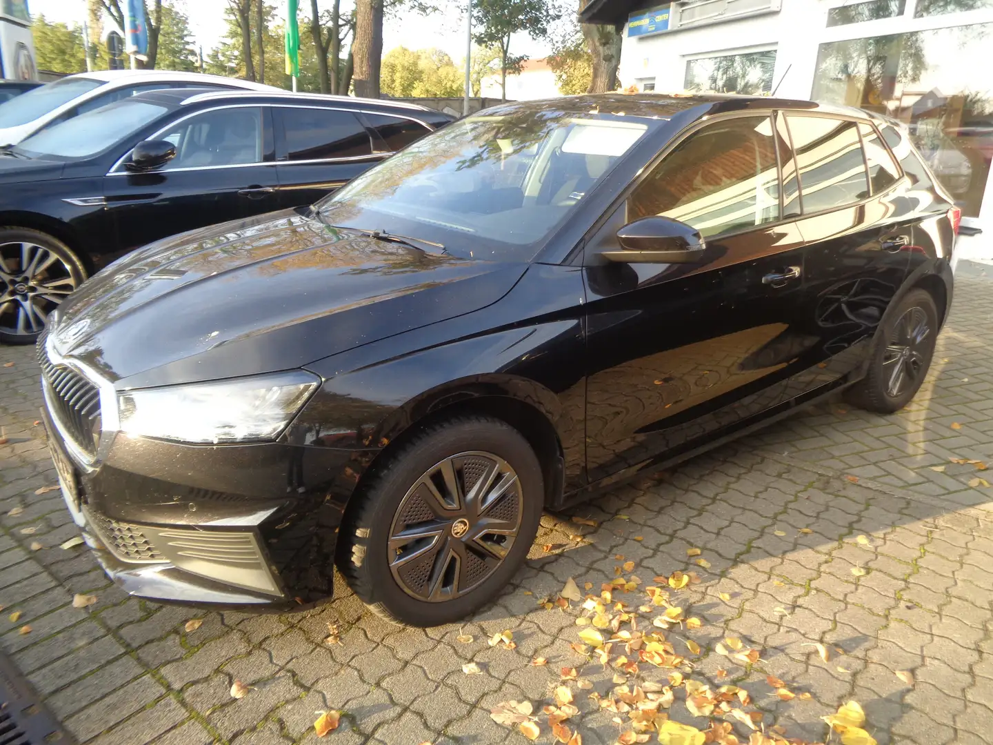 Skoda Fabia 1.0 TSI Ambition Drive 95PS PDC SHZ NAVI SML GJR Schwarz - 2