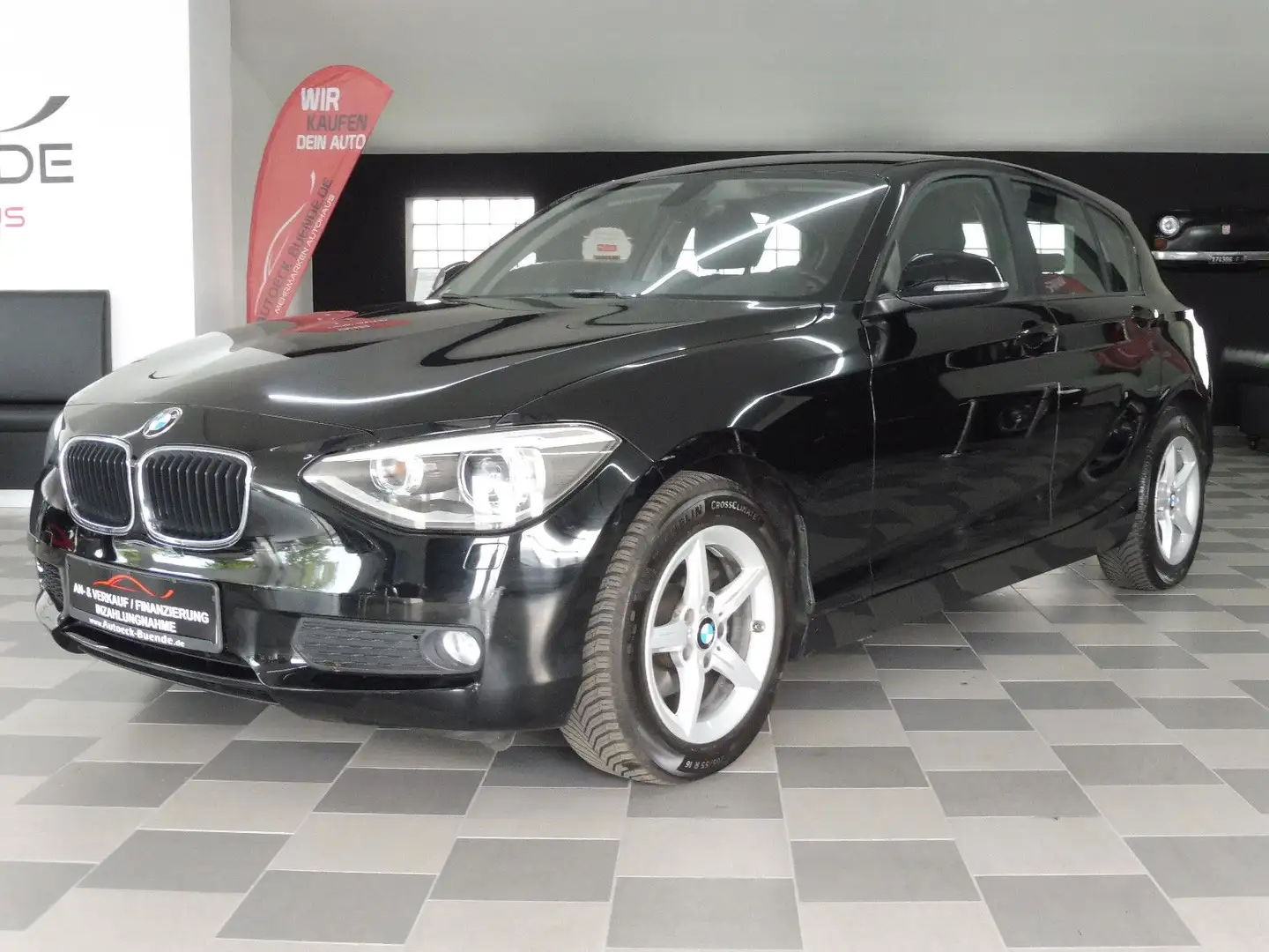 BMW 116 i Aut/Bi-Xenon/Einparkhilfe/LM Schwarz - 2
