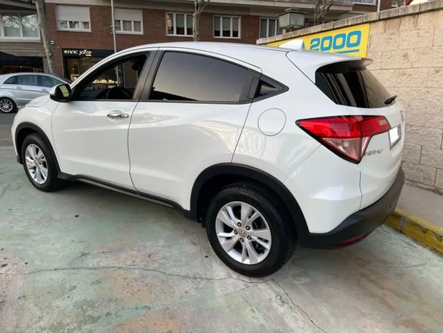 Honda HR-V 1.5 V-TEC ELEGANCE Weiß - 2