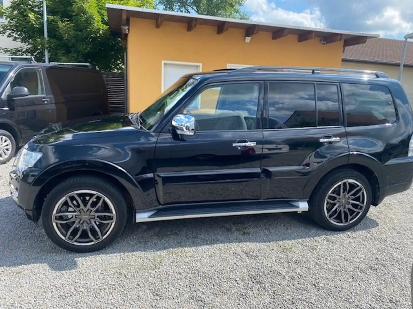 Mitsubishi Pajero 3.2 DI-D Top (5-trg.) Negru - 2